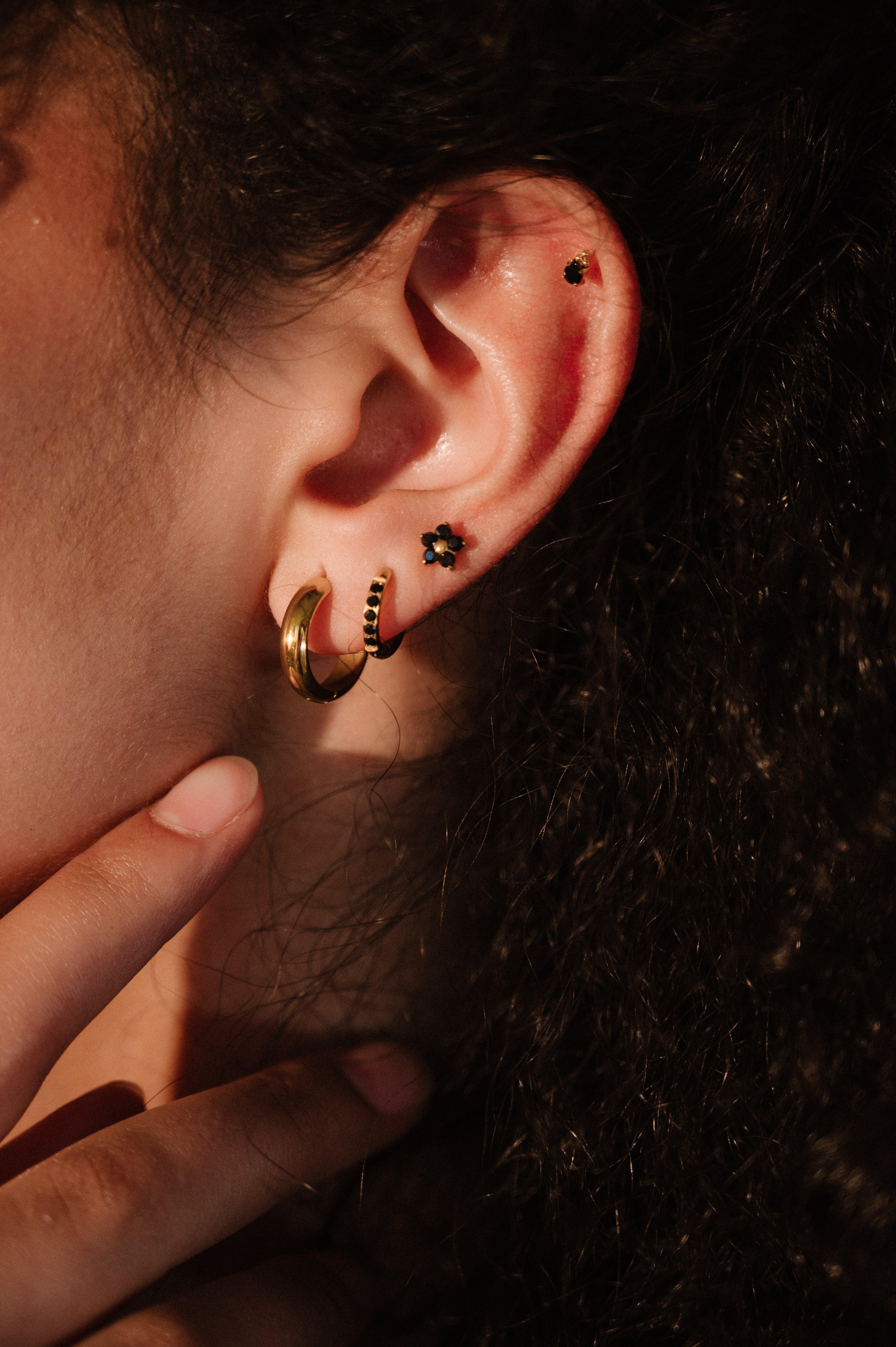 Black Dahlia Flat Back Stud - Image 6