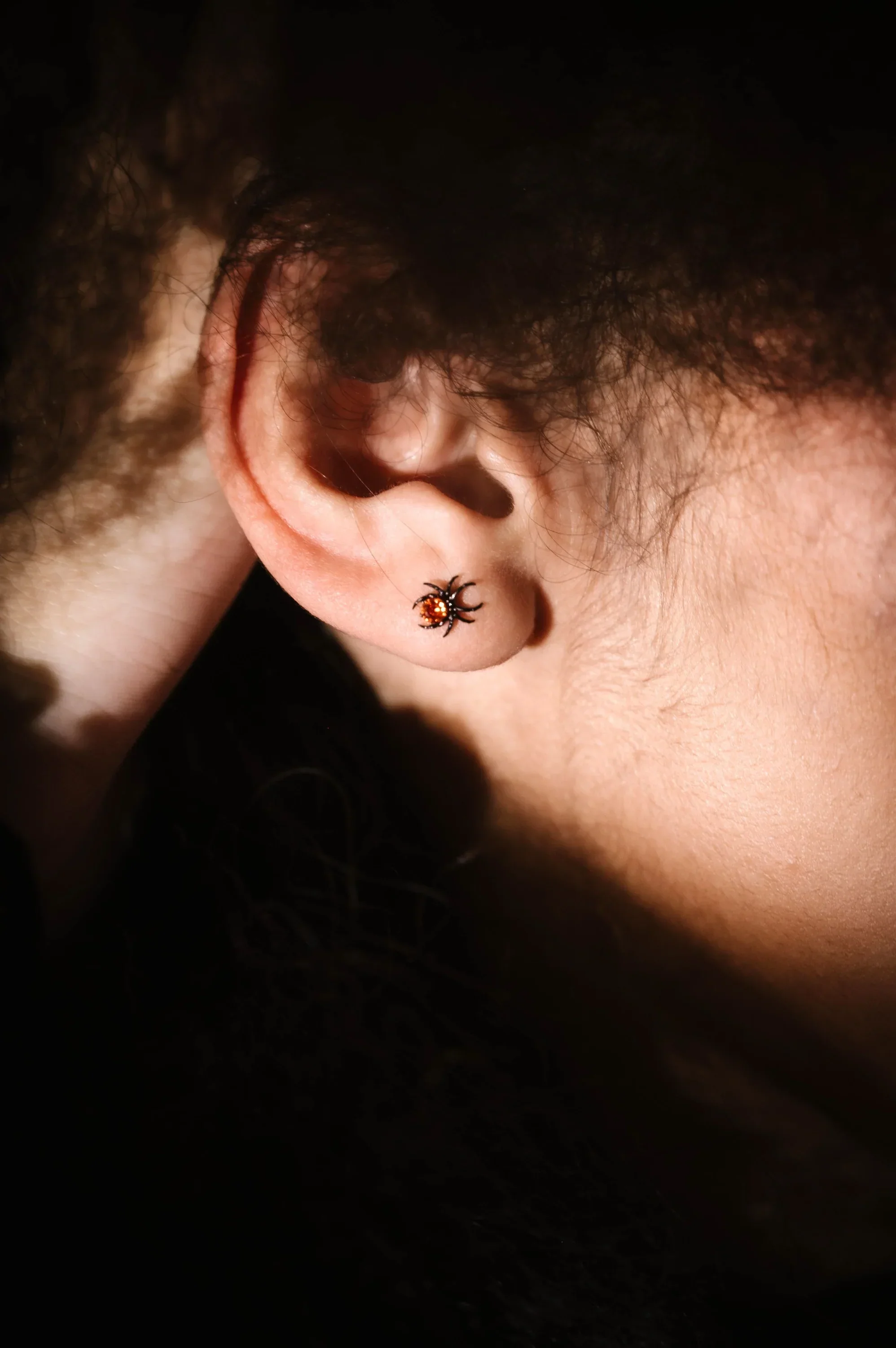 Black Widow Spider Flat Back Stud - Image 2