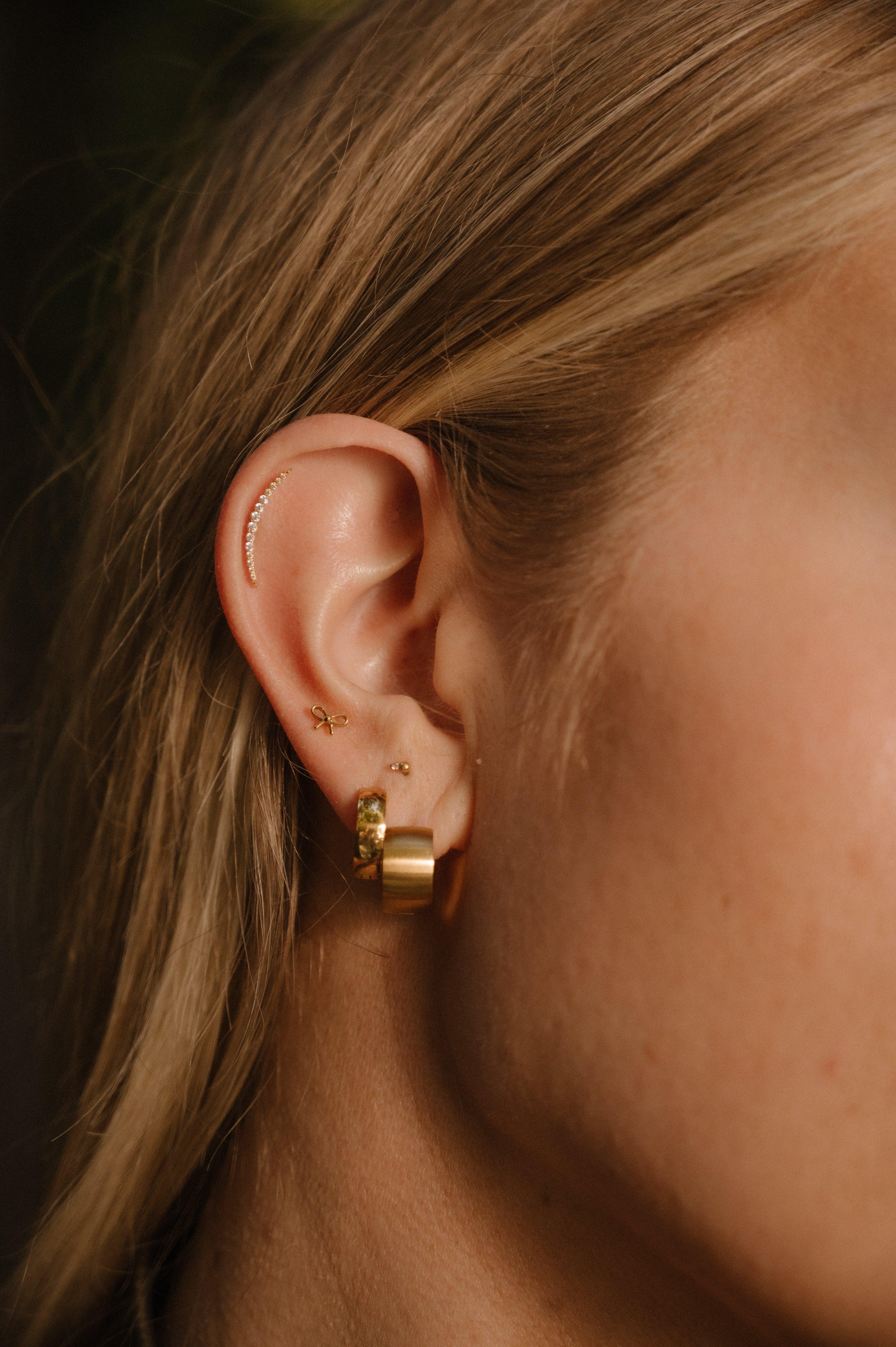 Bow Flat Back Stud - Image 8