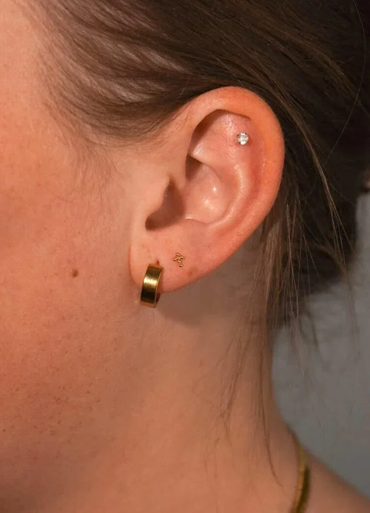 Bubble Cross Flat Back Stud - Image 3