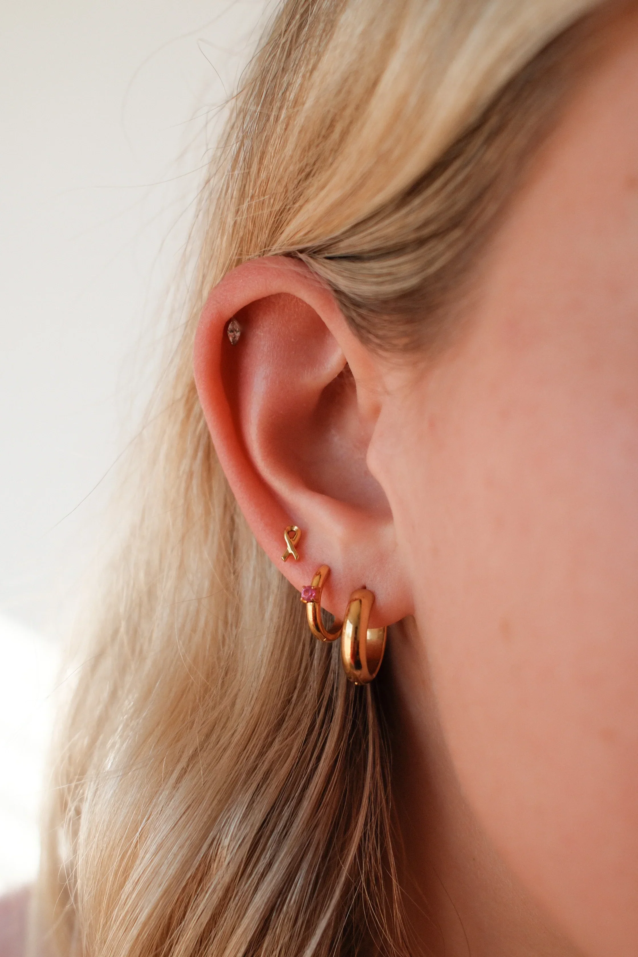 Cancer Ribbon Flat Back Stud - Image 2