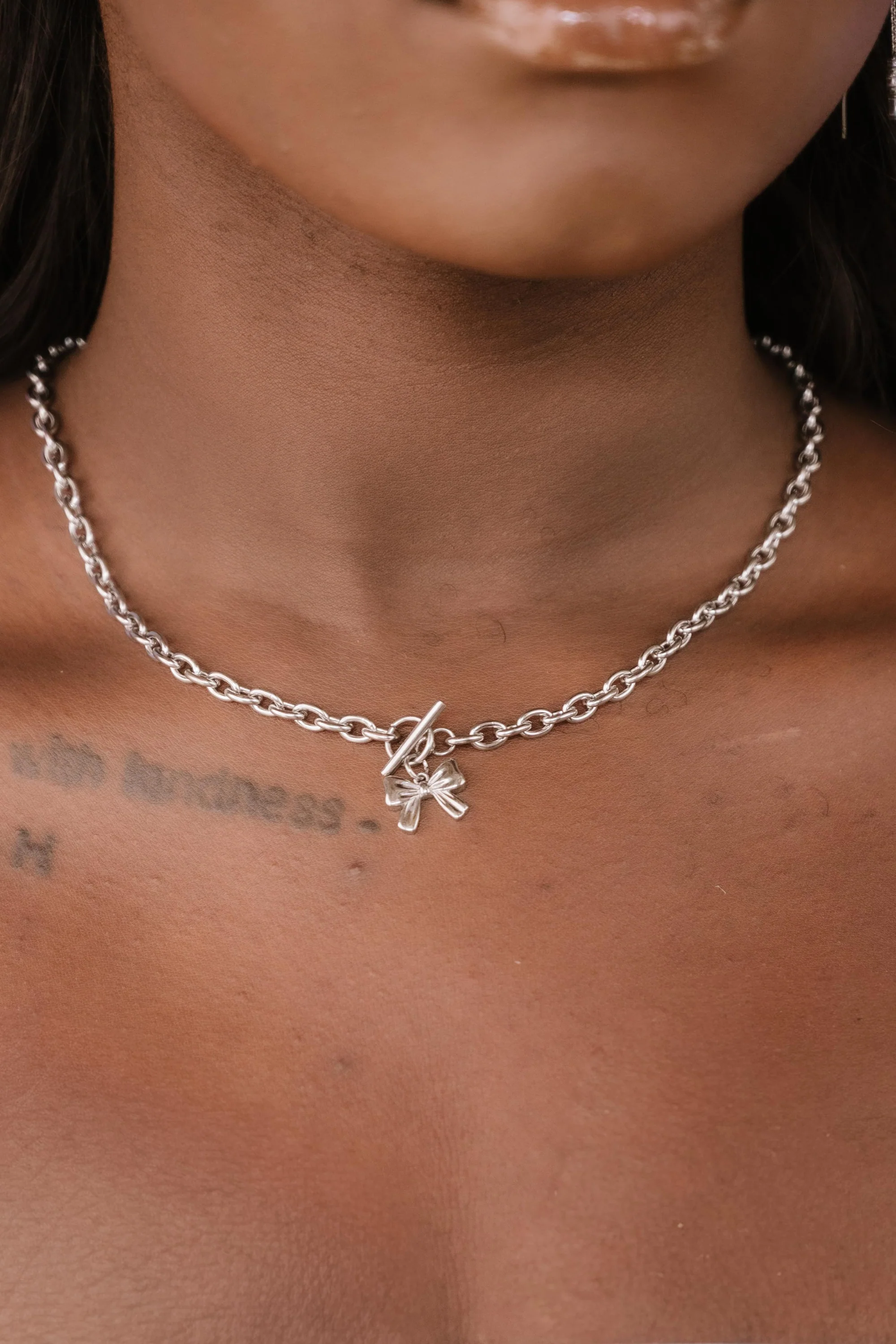 Chéri Bow Pendant Necklace - Image 6