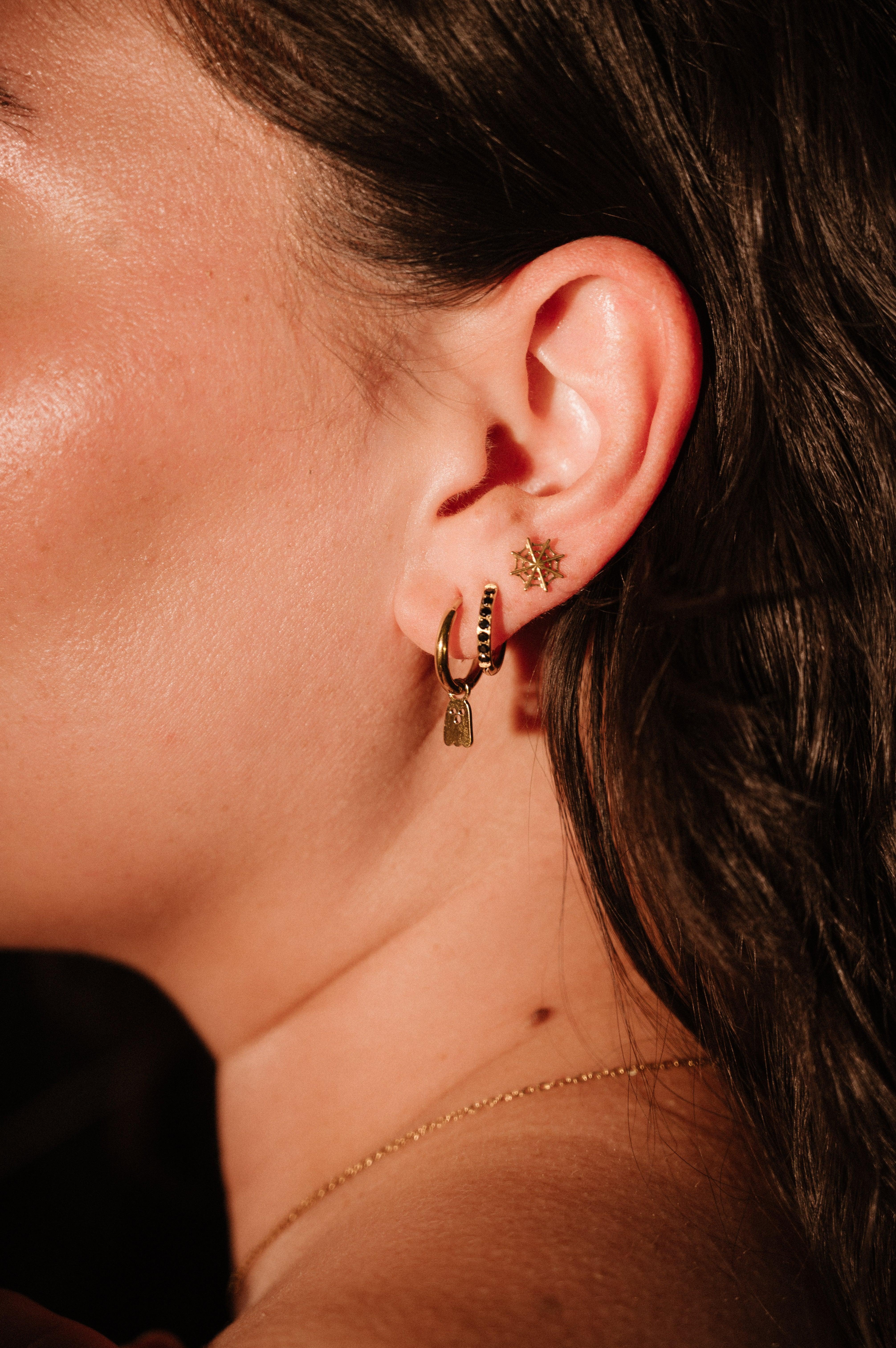 Cobweb Flat Back Stud - Image 4