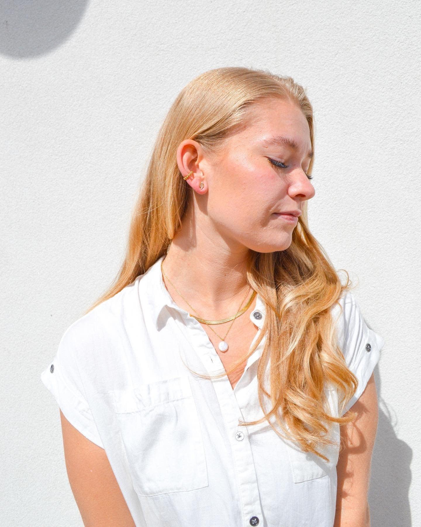 Coin Pearl Pendant Necklace - Image 4