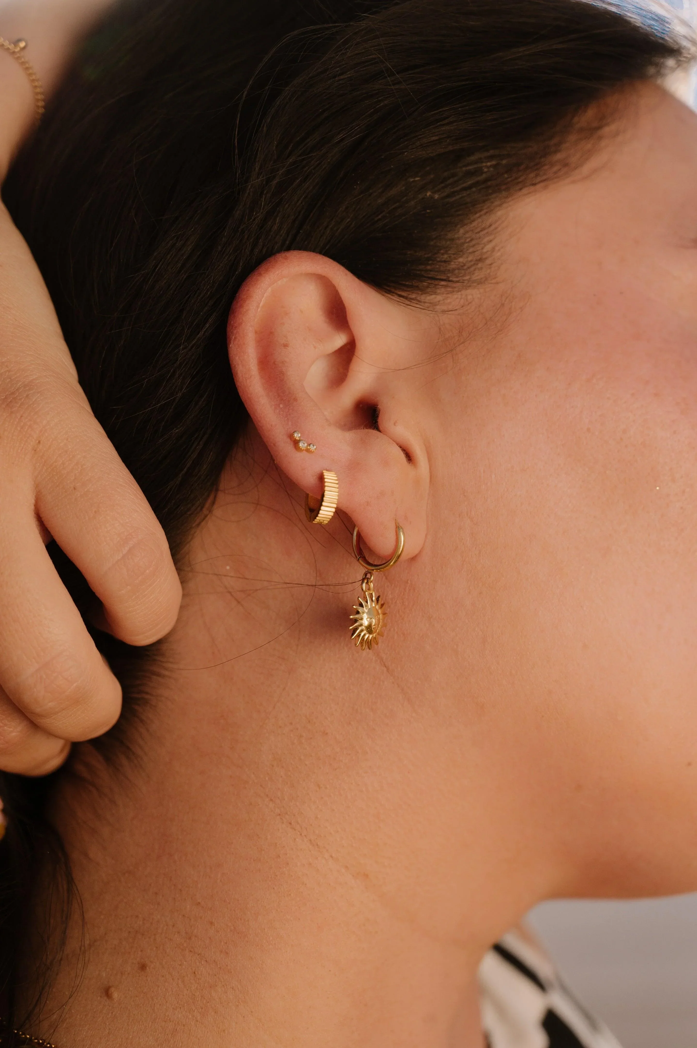 Barnacle Flat Back Stud - Clear - Image 5