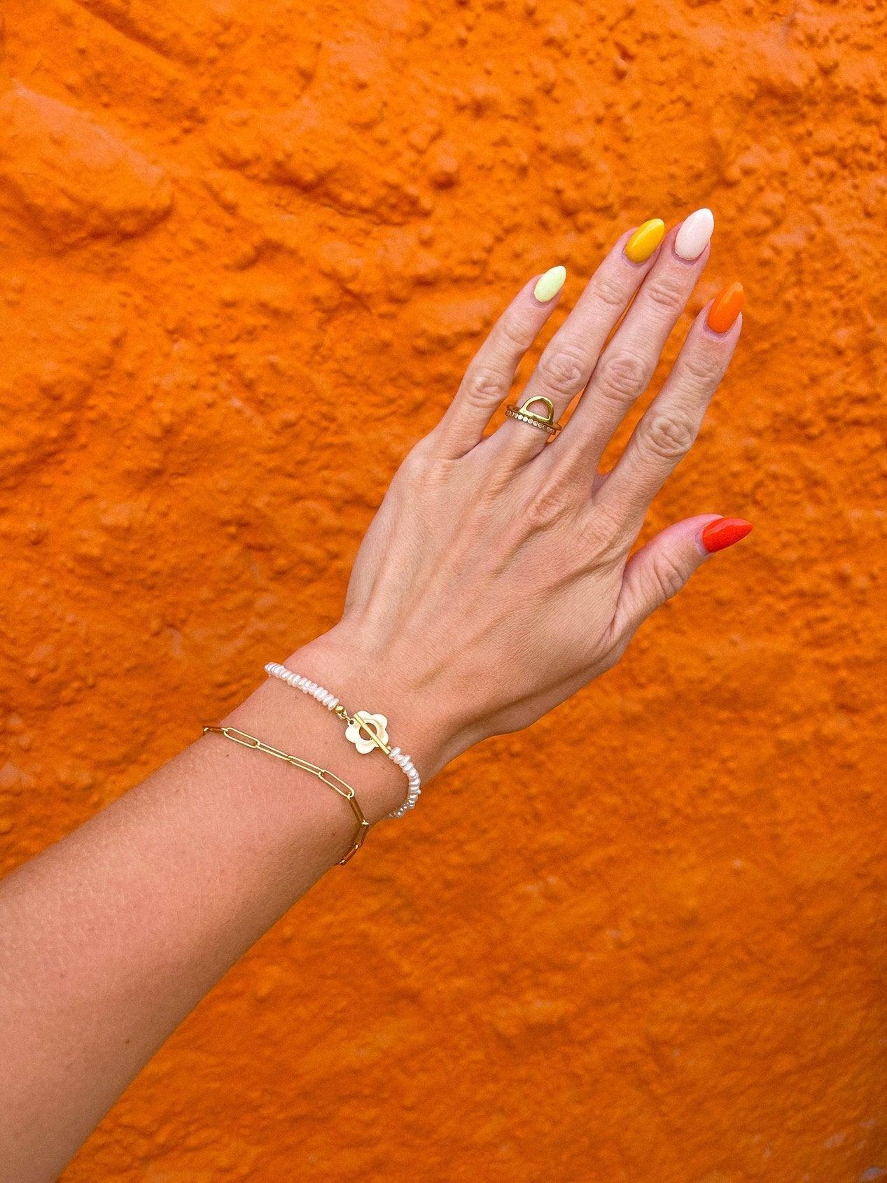 Daisy Pearl Bracelet - Image 4