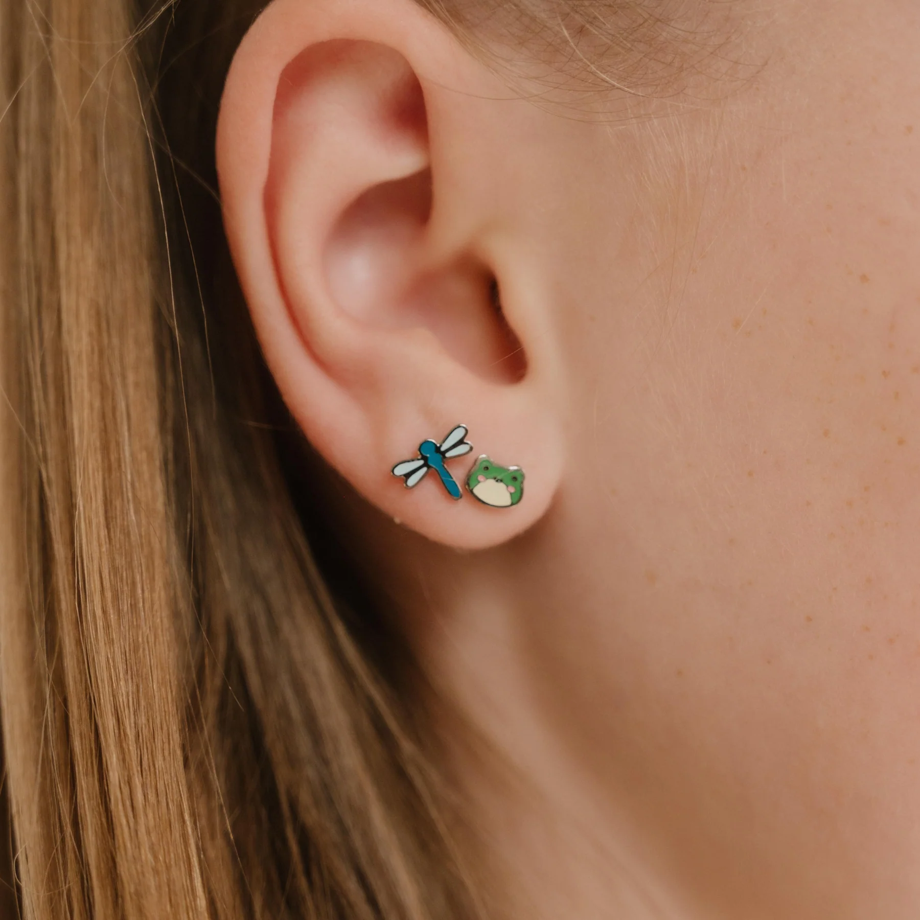 Dragonfly Enamel Flat Back Stud - Image 3