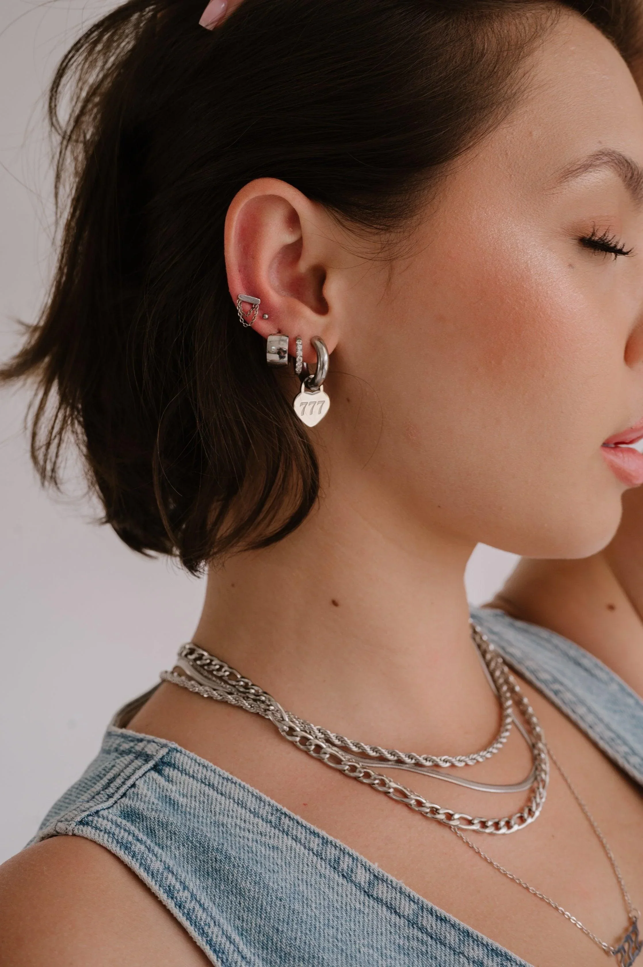 Dual Chain Flat Back Stud - Image 4