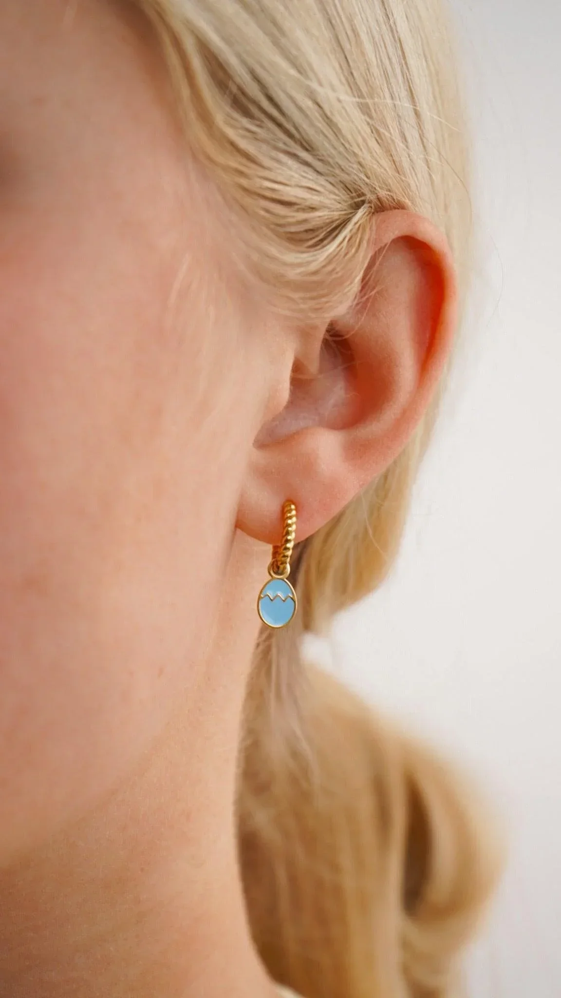 Robin's Egg Hoop Charm - Image 2