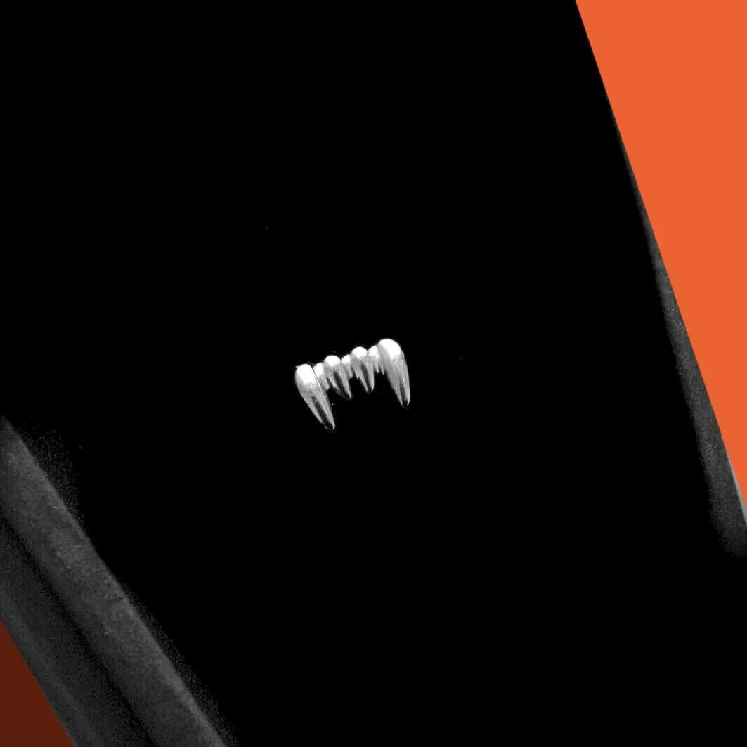 Fang Flat Back Stud - Image 5