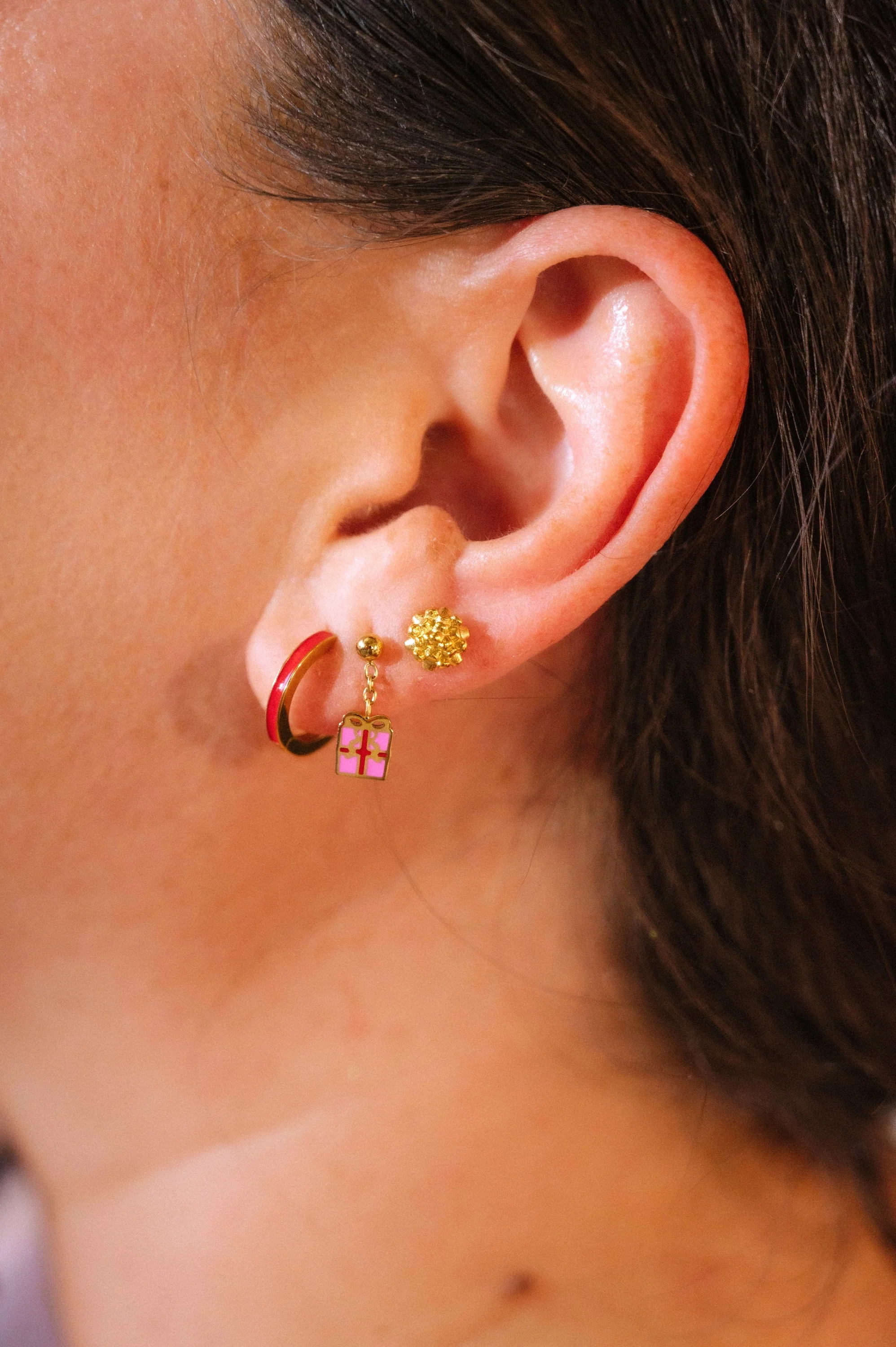 Gift Bow Flat Back Stud - Image 2