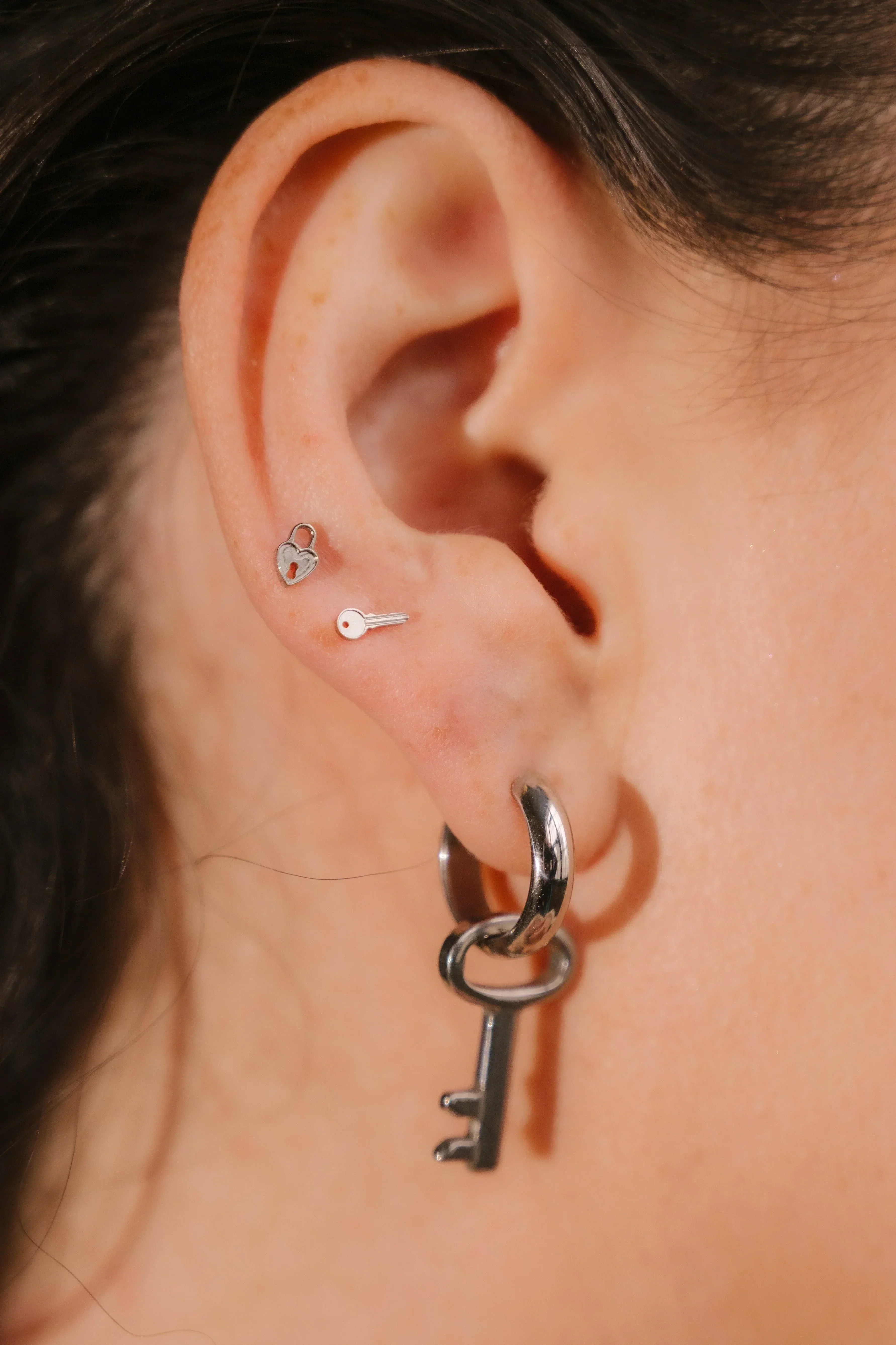 Heart Lock Flat Back Stud - Image 3