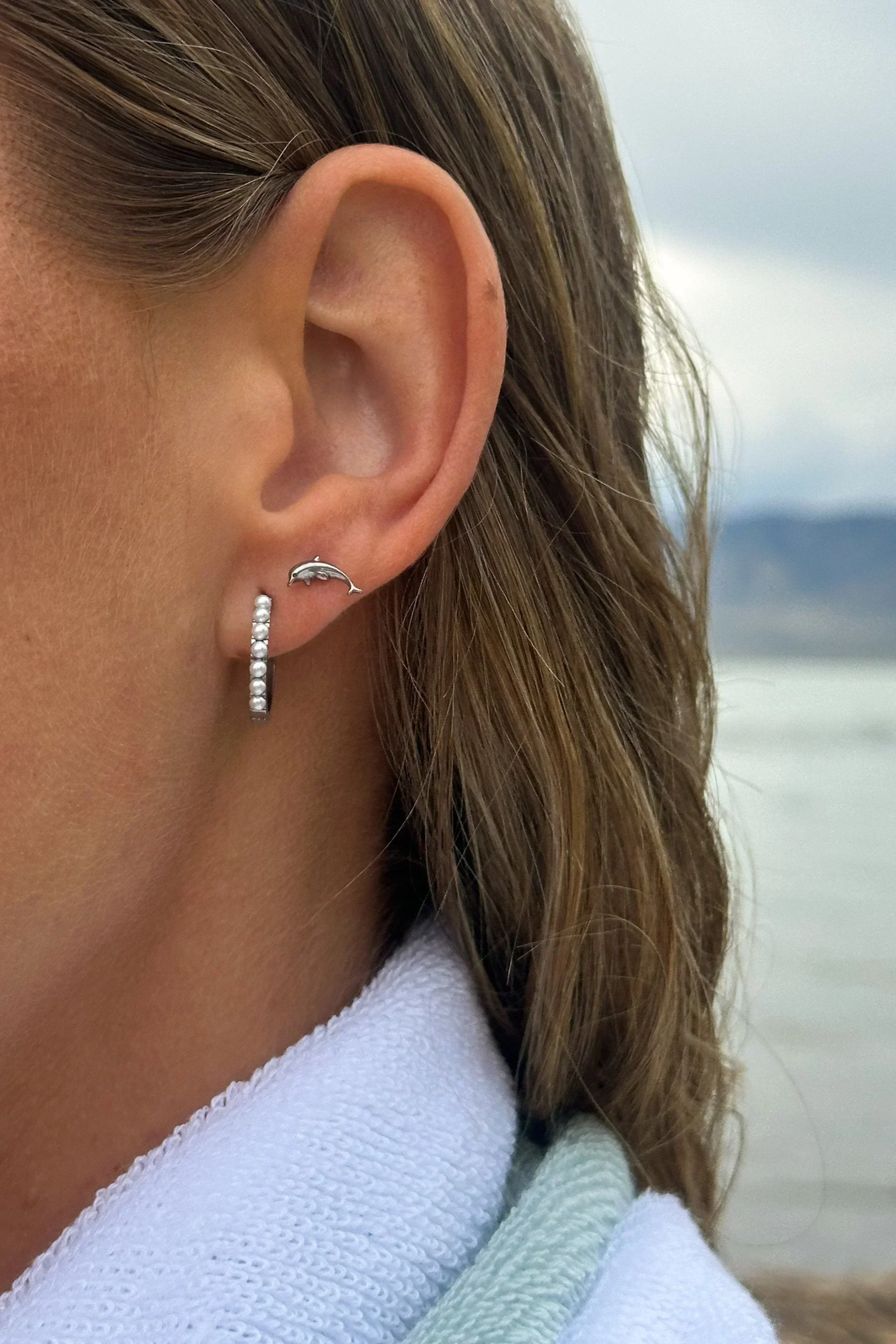 Dolphin Flat Back Stud - Image 2