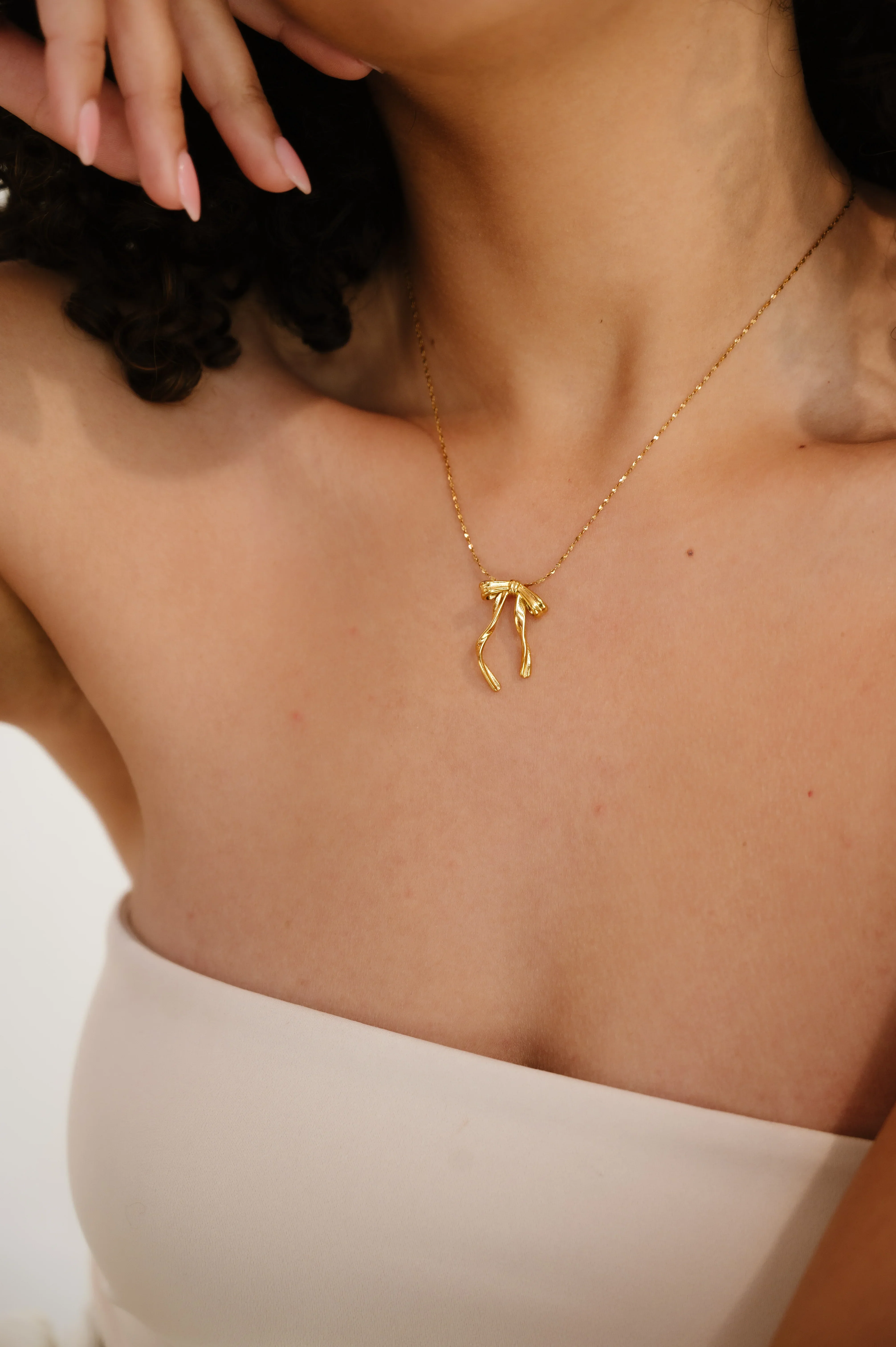 Jolie Ribbon Necklace - Image 3