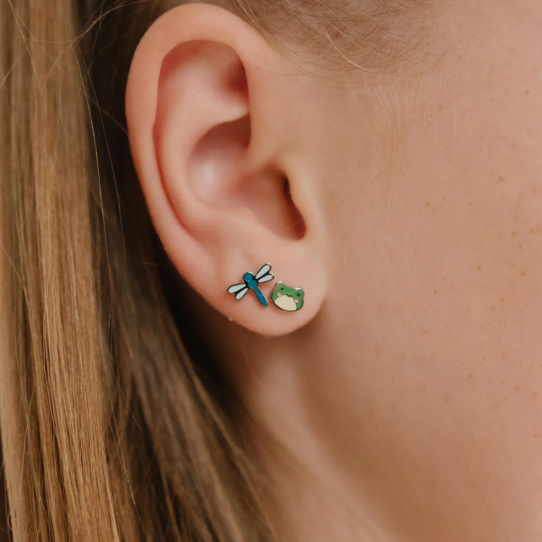 Kawaii Frog Enamel Flat Back Stud - Image 3