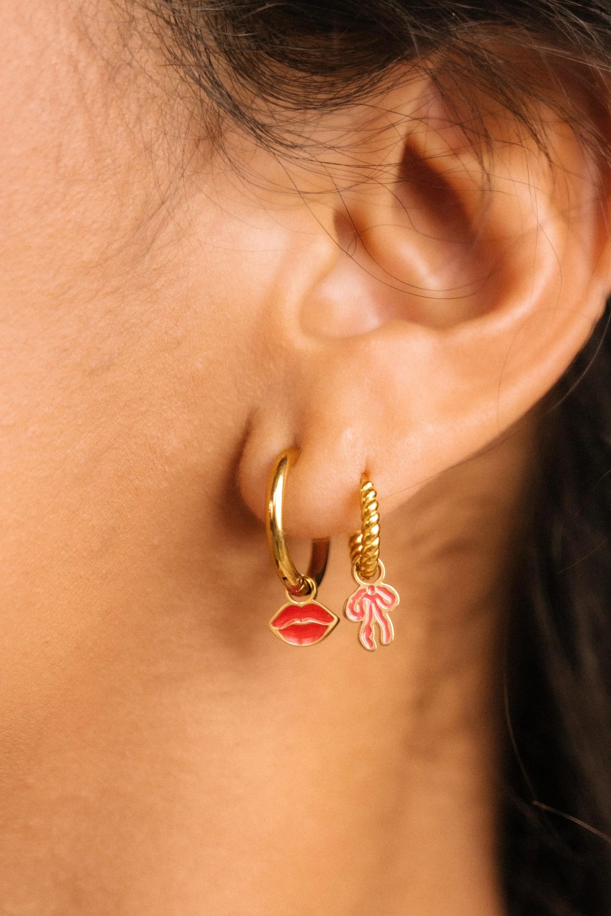 Kiss Enamel Hoop Charm - Image 2
