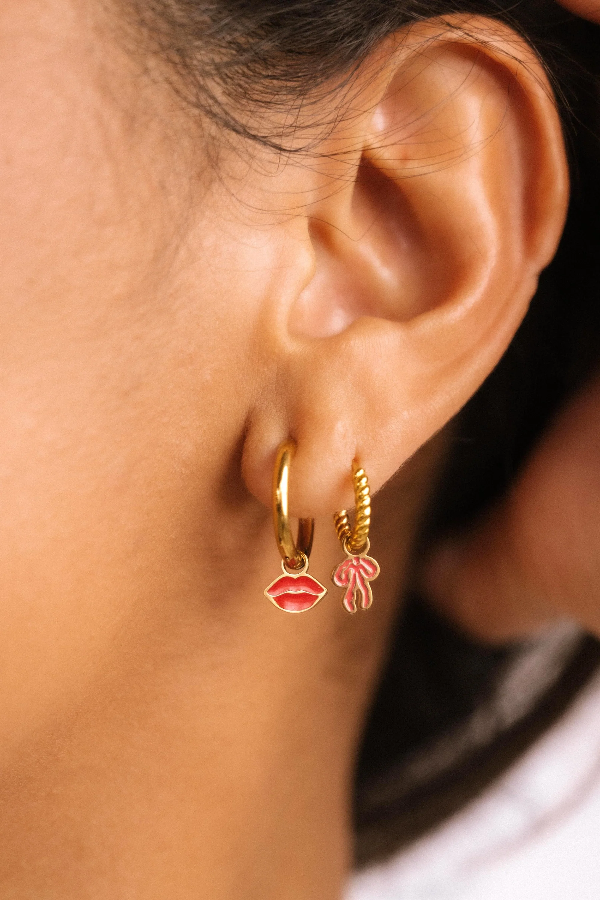 Kiss Enamel Hoop Charm - Image 3