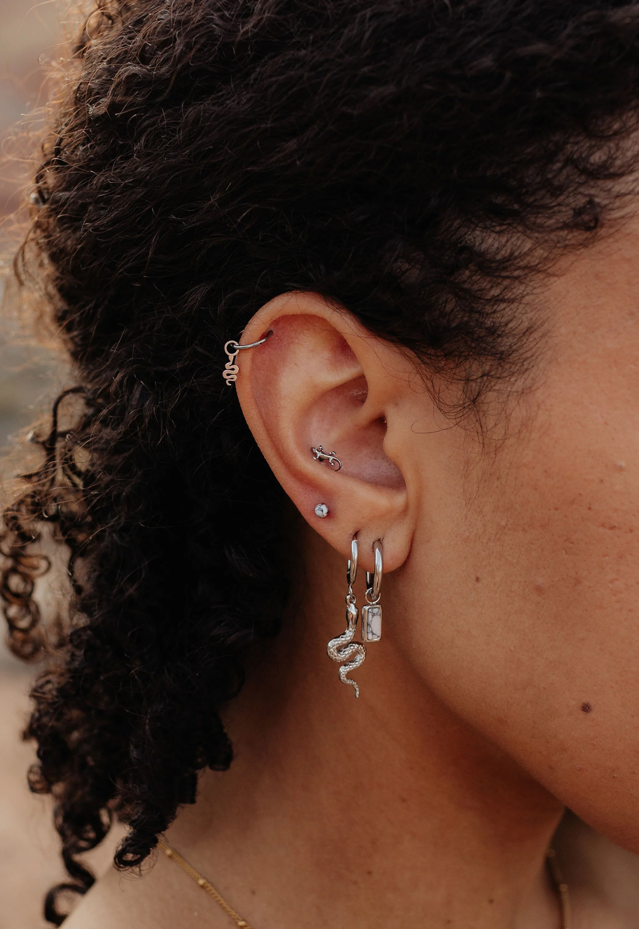 Lizard Flat Back Stud - Image 3