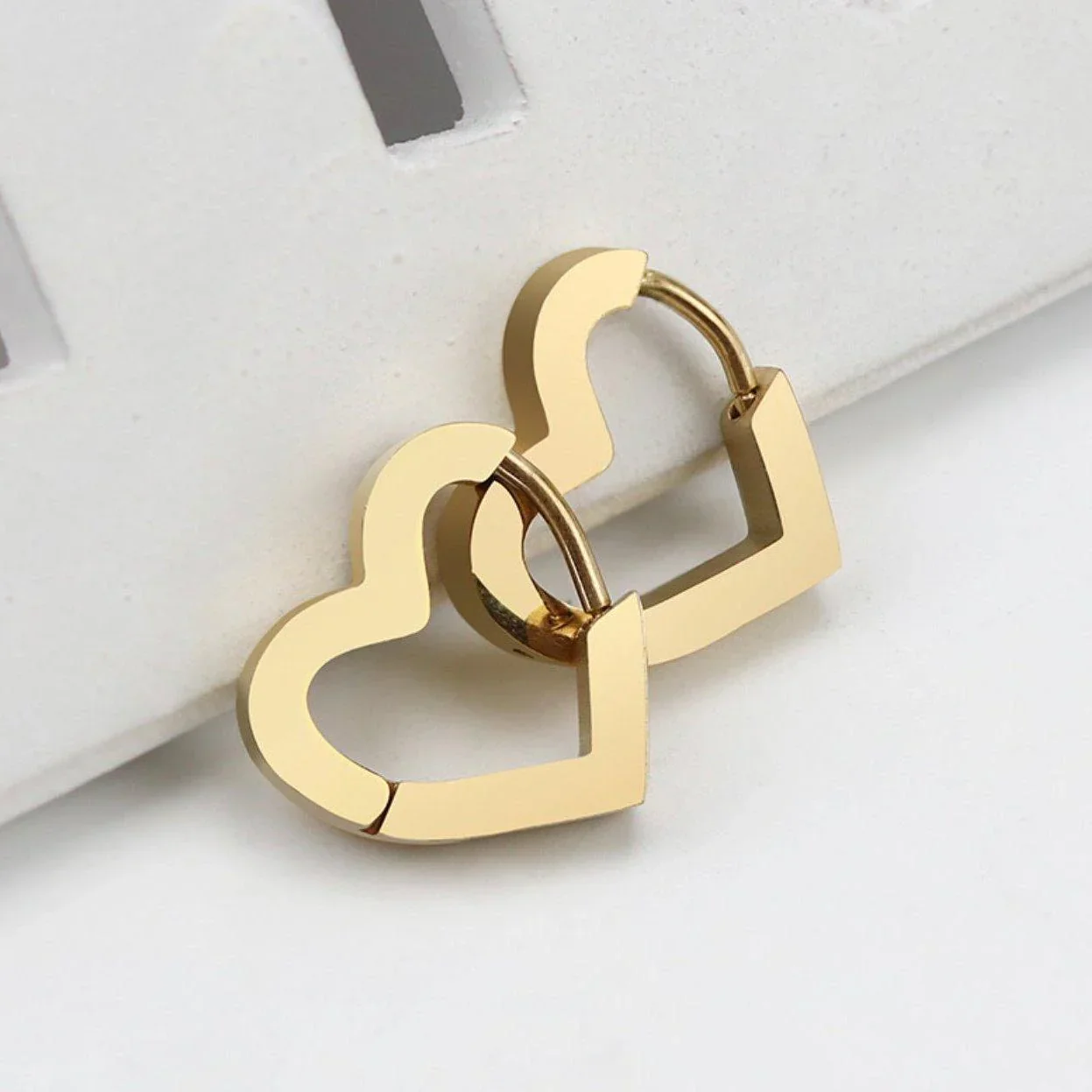 Meet-Cute Hoops - Image 3