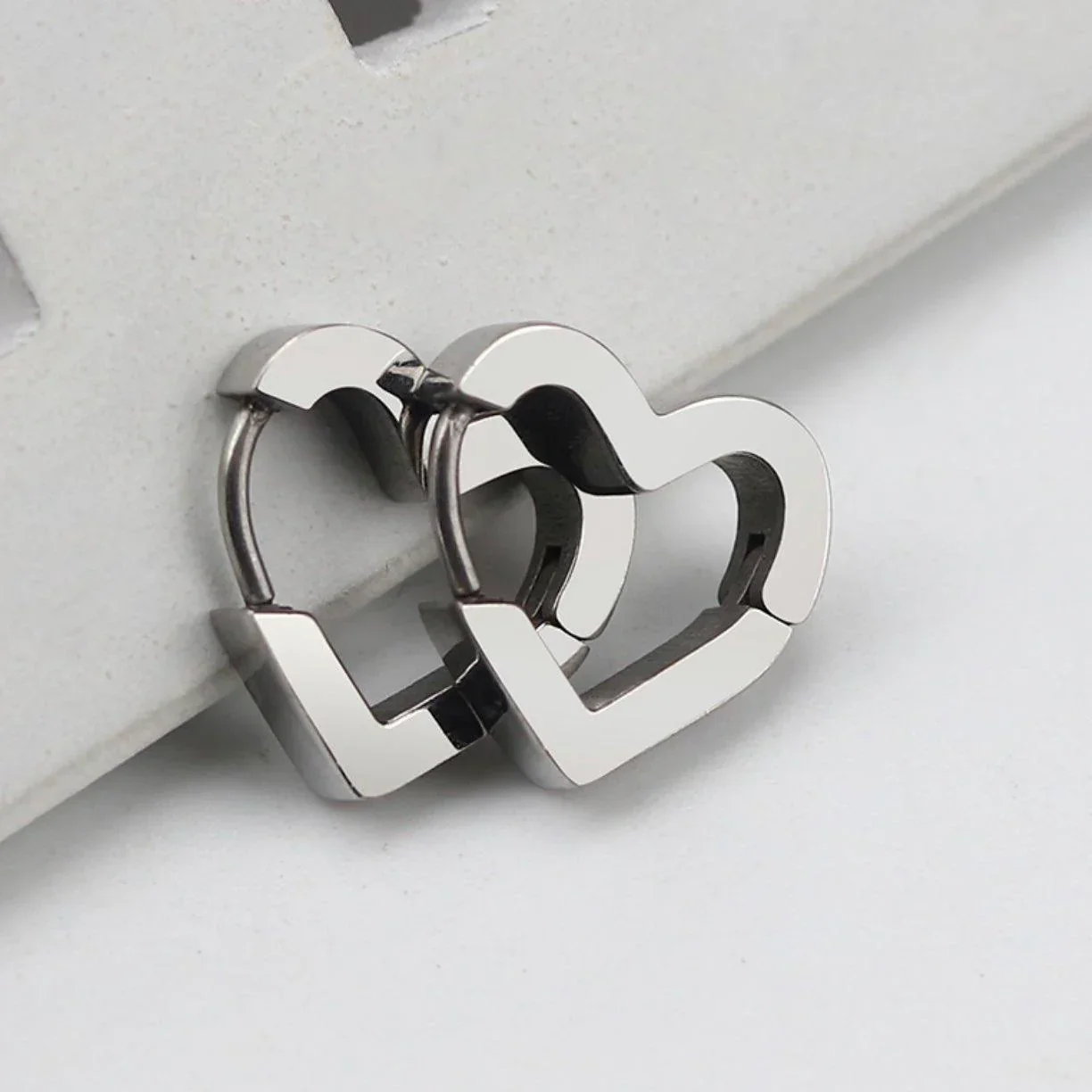 Meet-Cute Hoops - Image 4