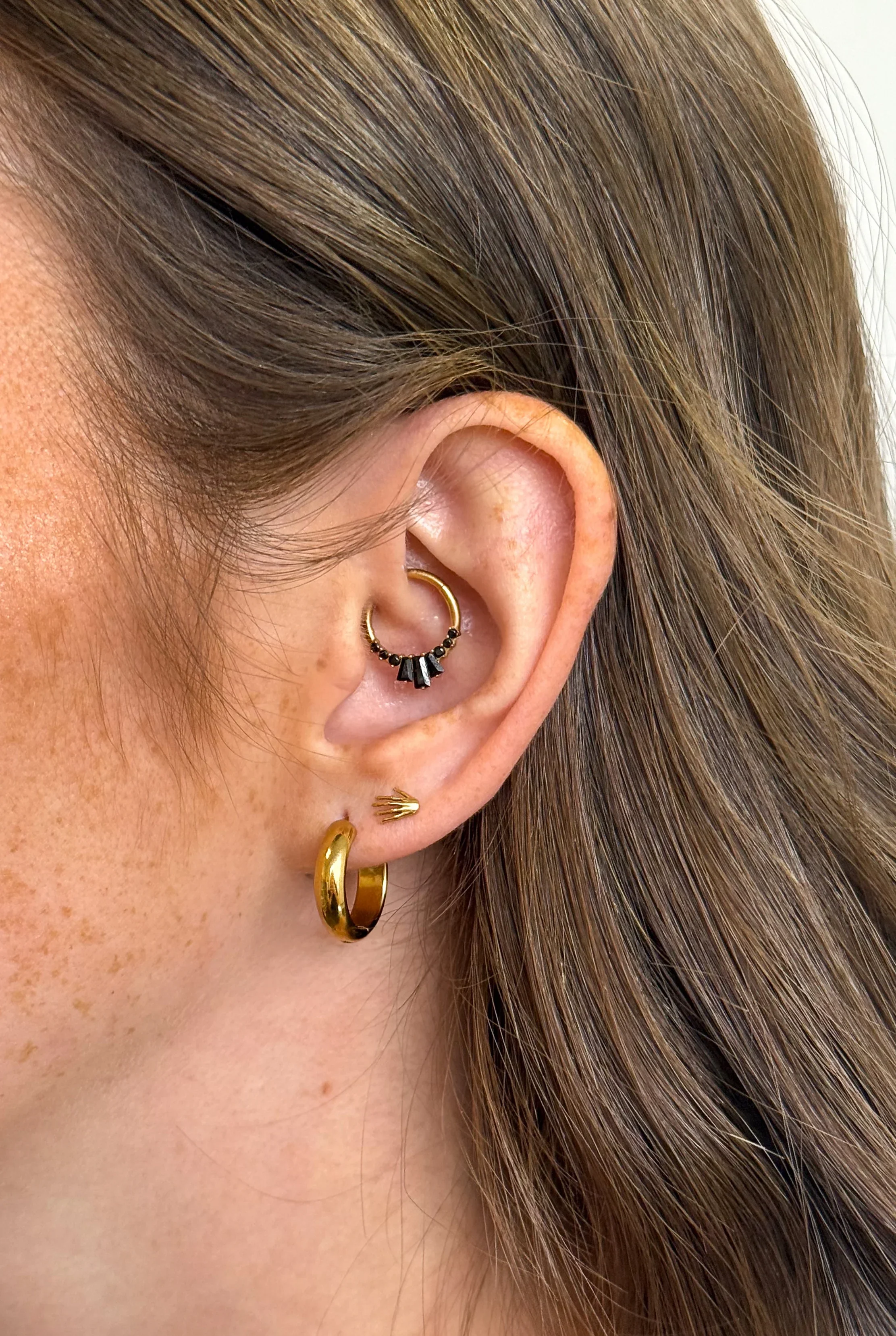 Mini Skeleton Hand Flat Back Stud - Image 2