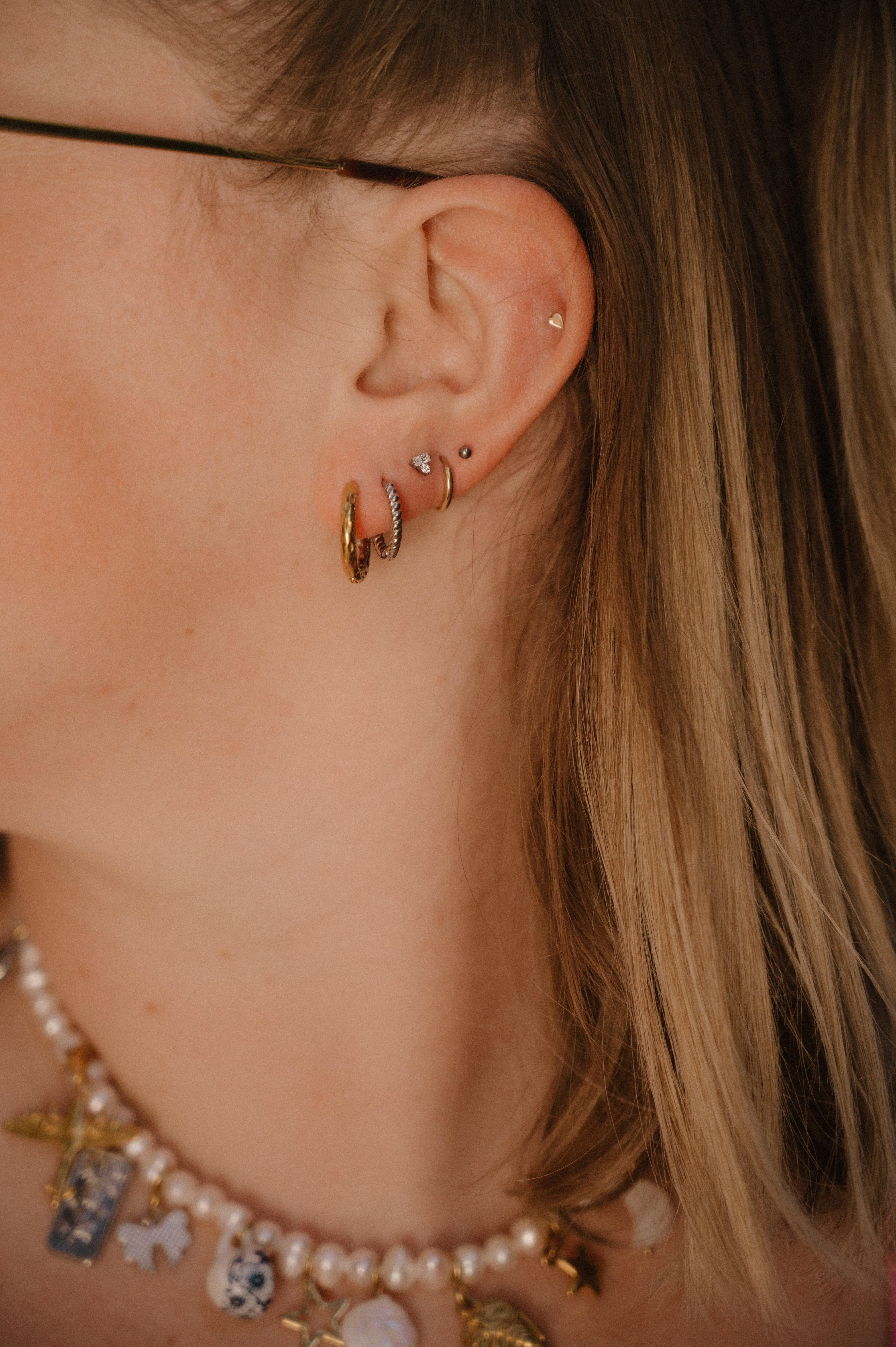 Mira Flat Back Stud - Image 2