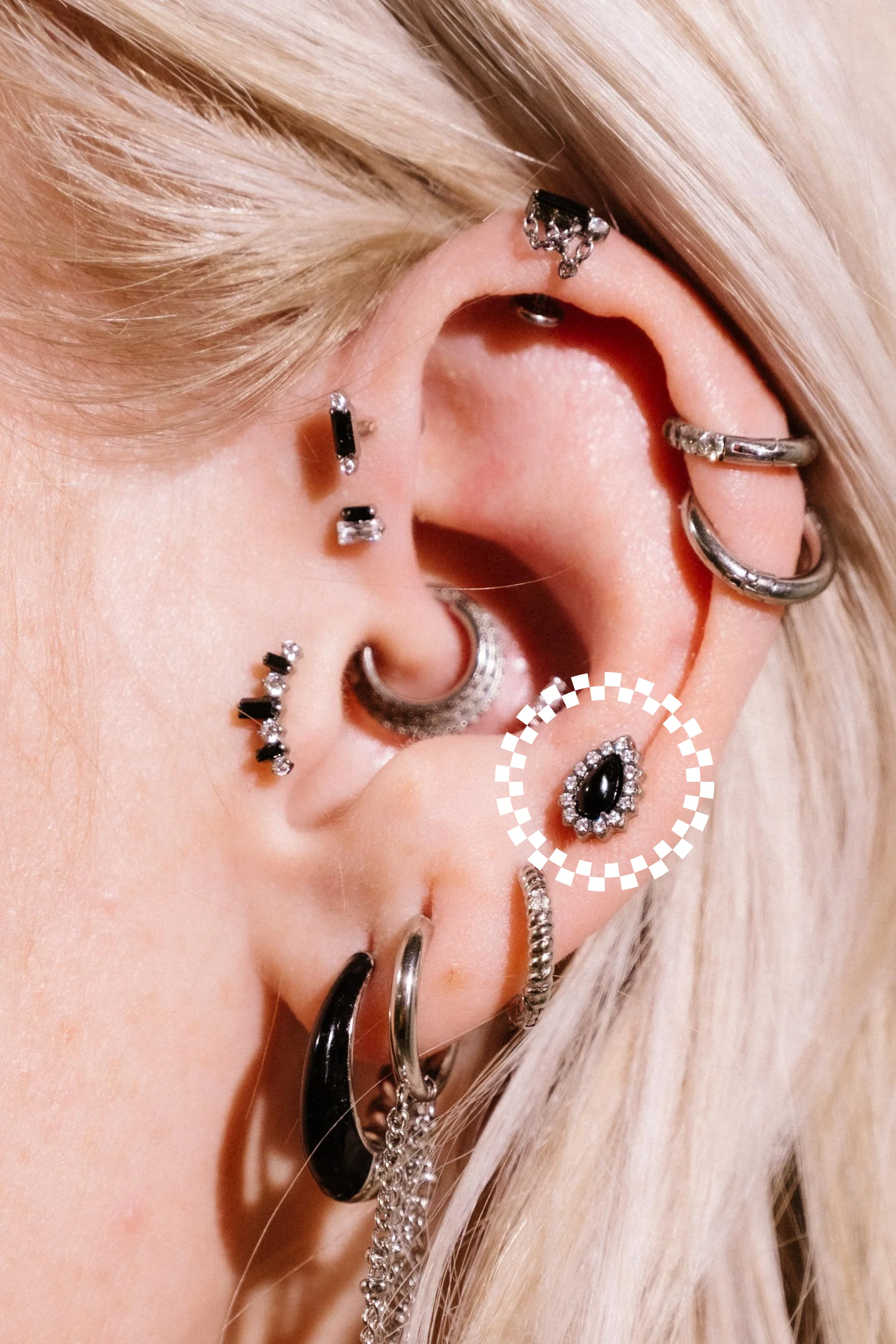 Onyx Halo Flat Back Stud - Image 4