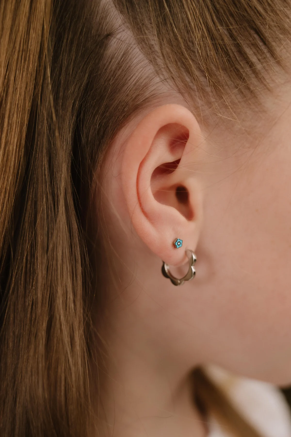 Scalloped Daisy Titanium Hoops - Image 4