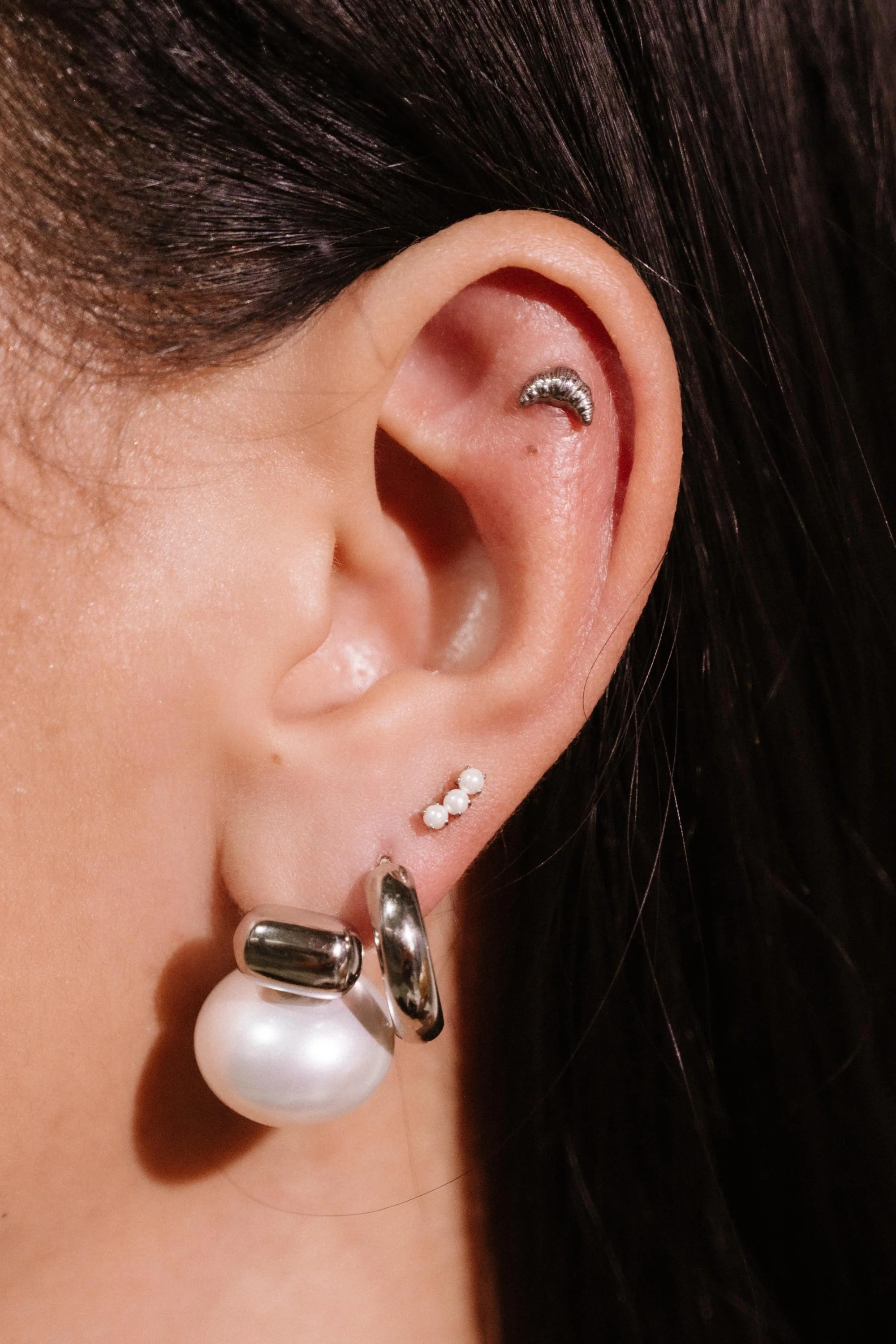 Selene Pearl Climber Flat Back Stud - Image 3