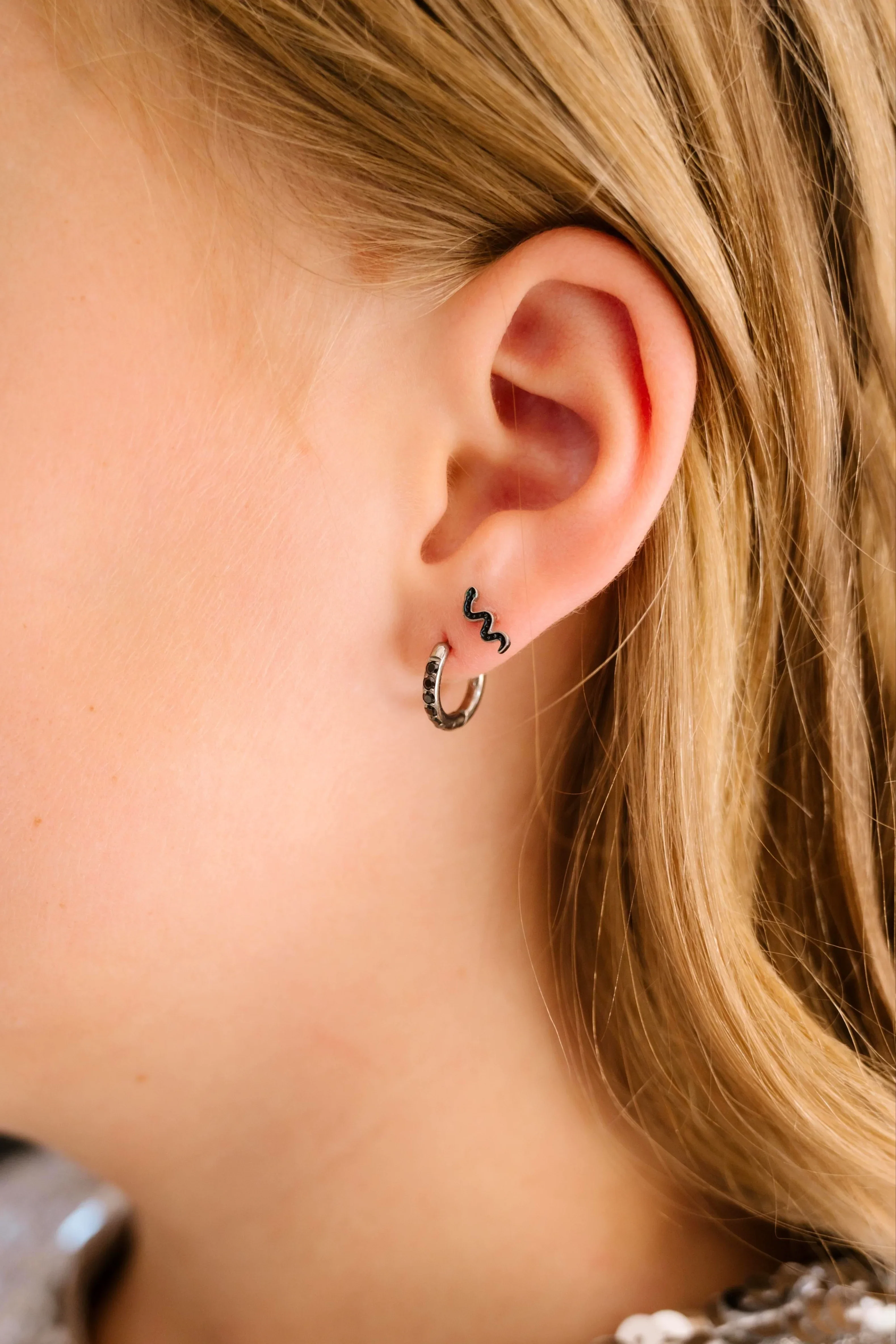 Slithering Snake Enamel Flat Back Stud - Image 4