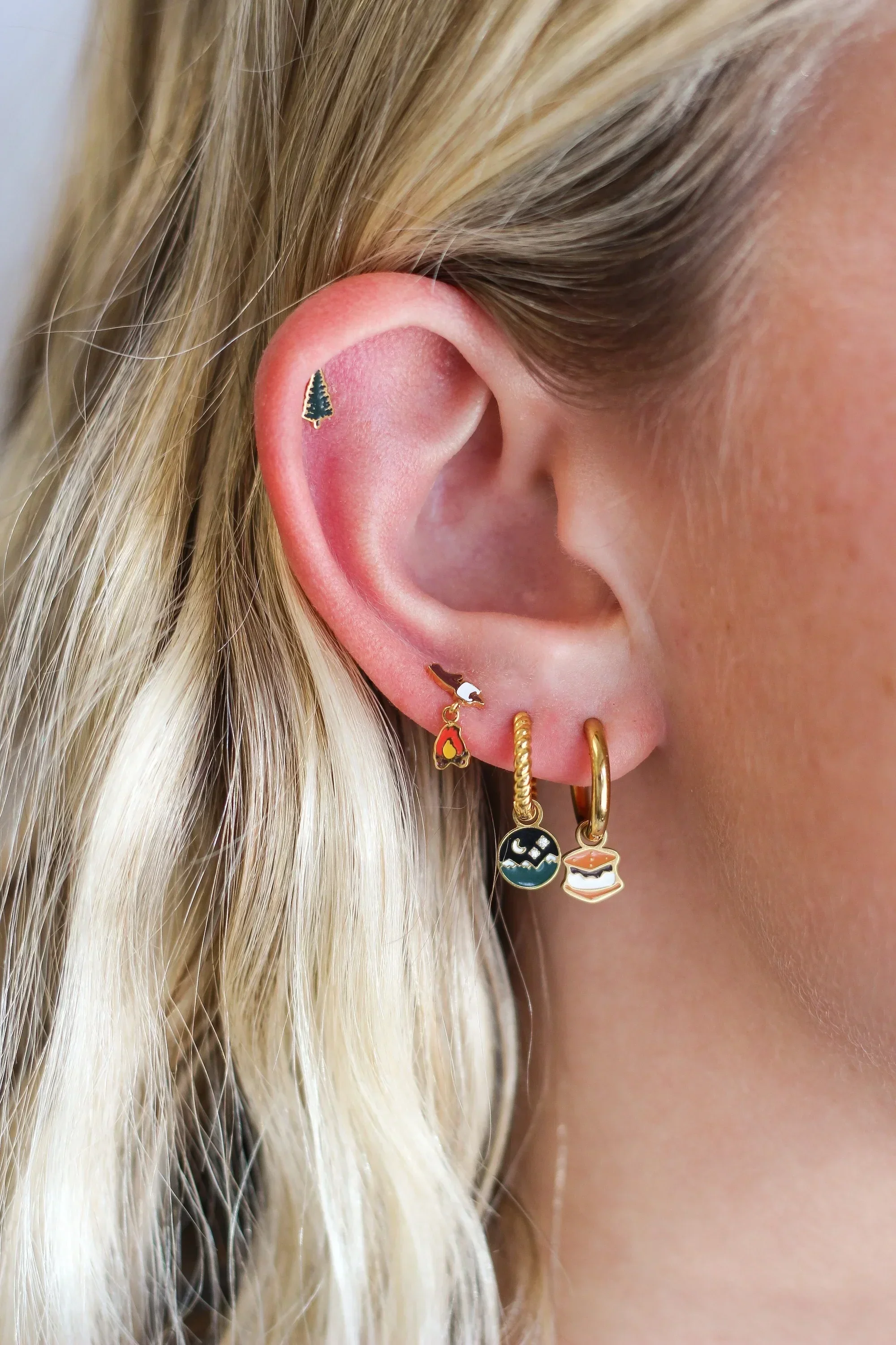 Camp Pine Enamel Flat Back Stud - Image 4