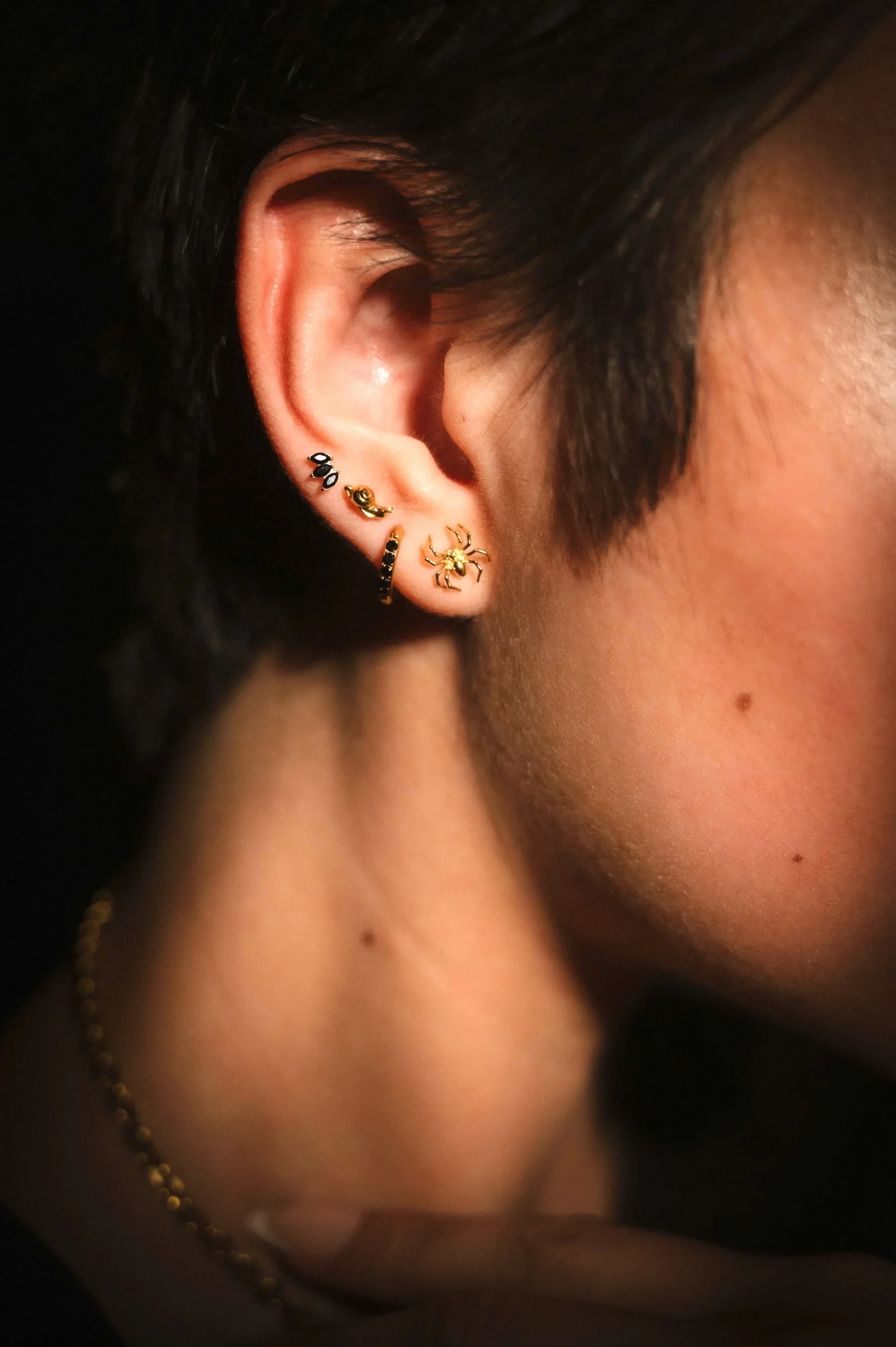 Snail Flat Back Stud - Image 3