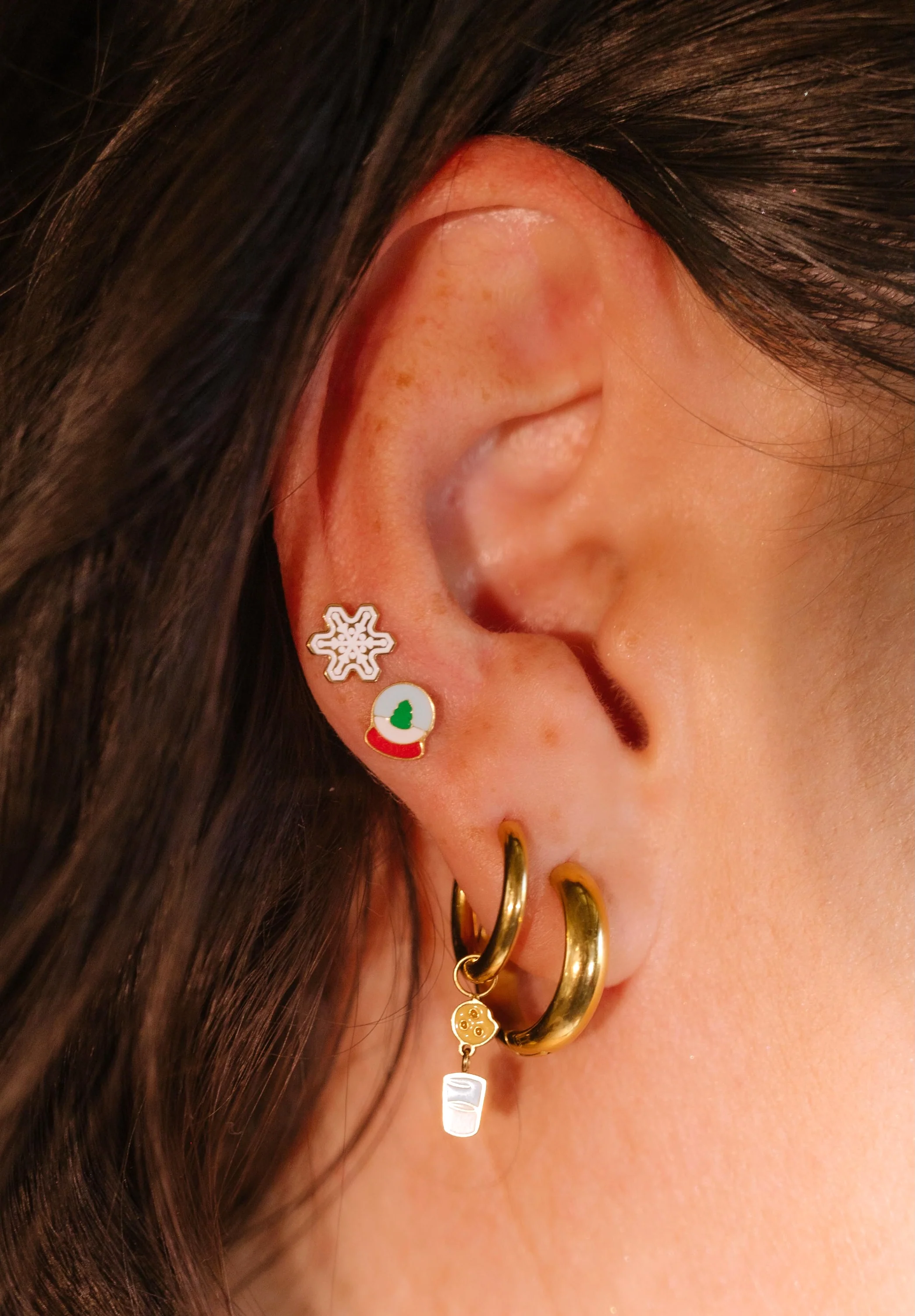 Snow Globe Enamel Flat Back Stud - Image 2
