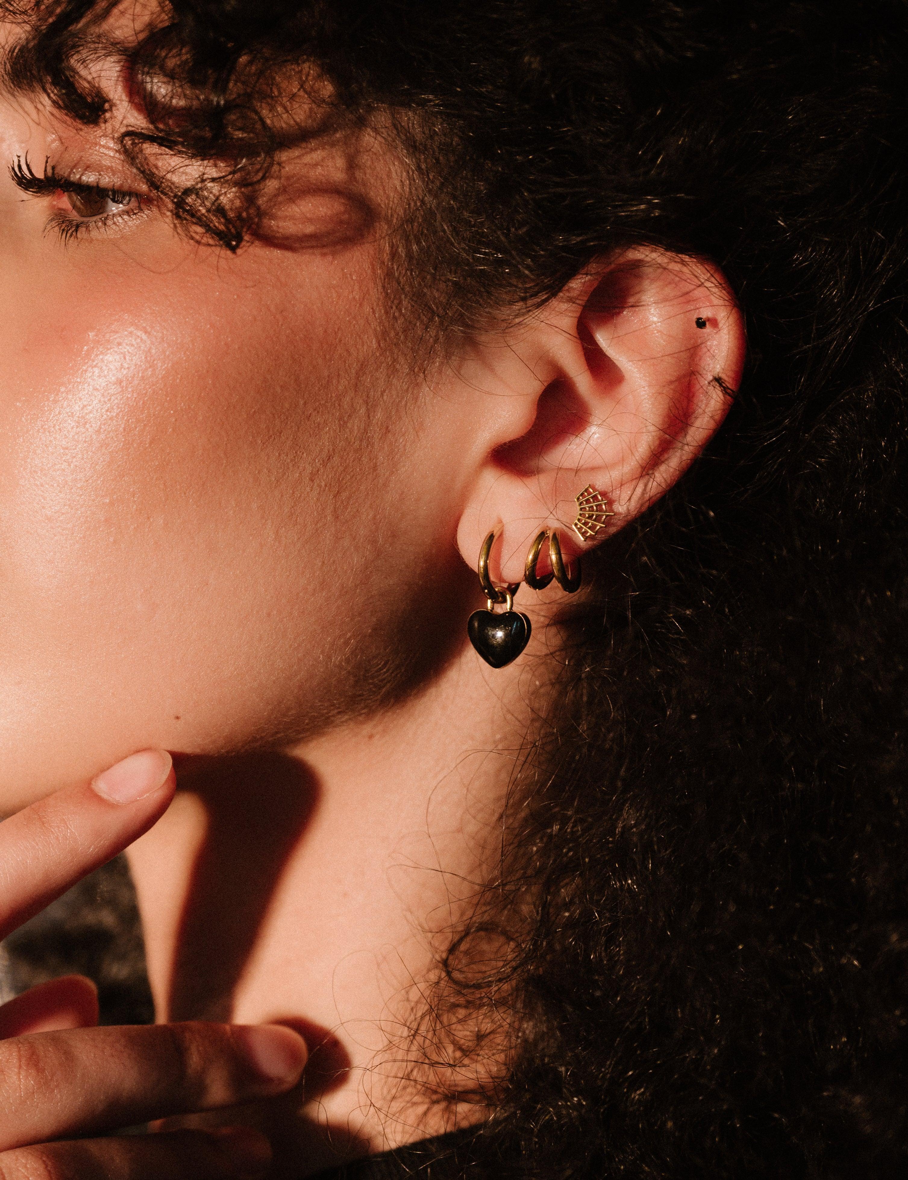 Spiderweb Flat Back Stud - Image 2