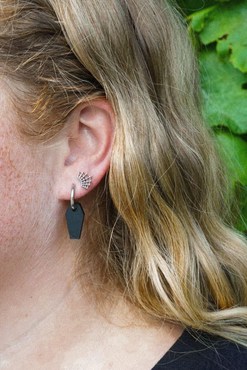 Spiderweb Flat Back Stud - Image 5