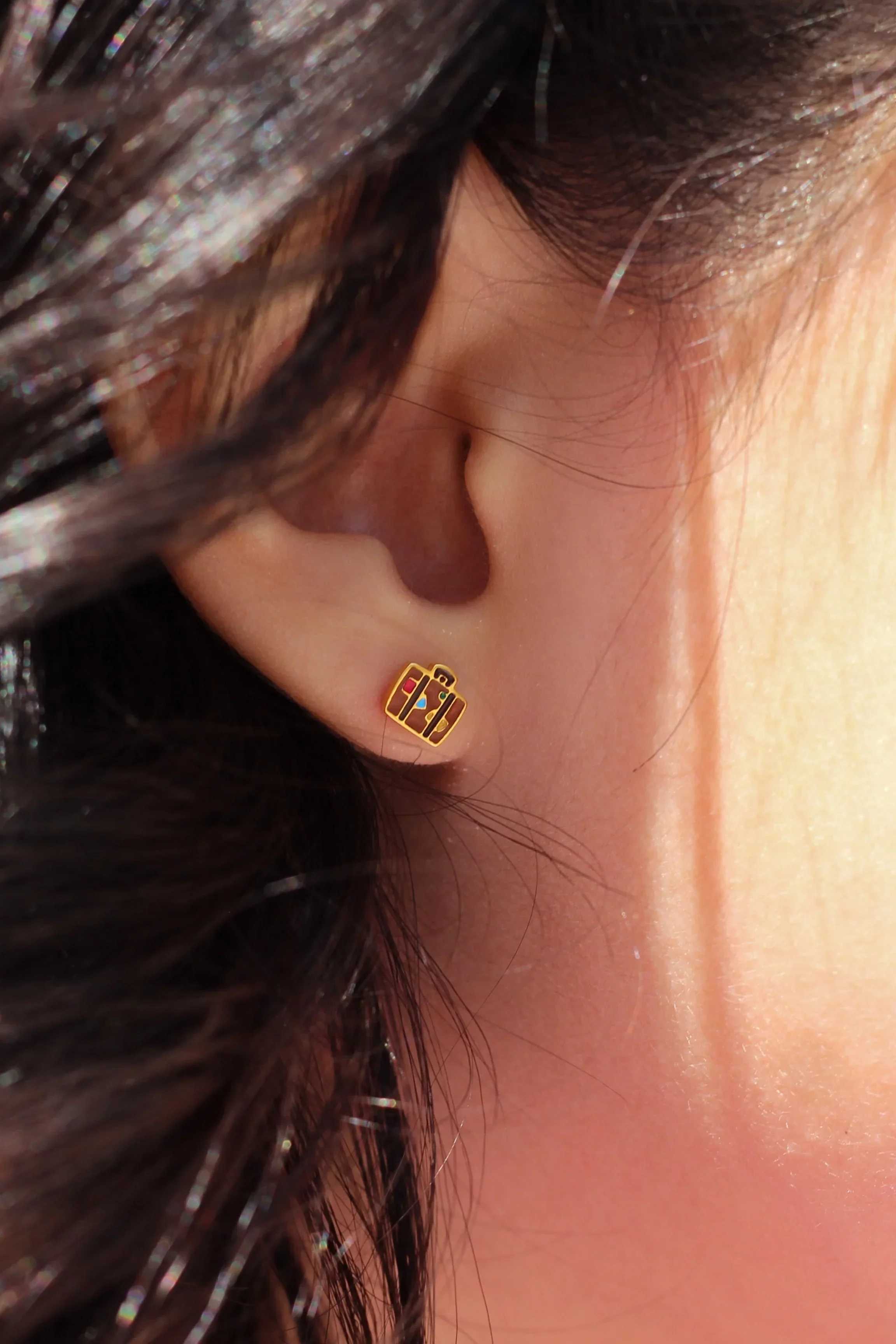 Suitcase Enamel Flat Back Stud - Image 2