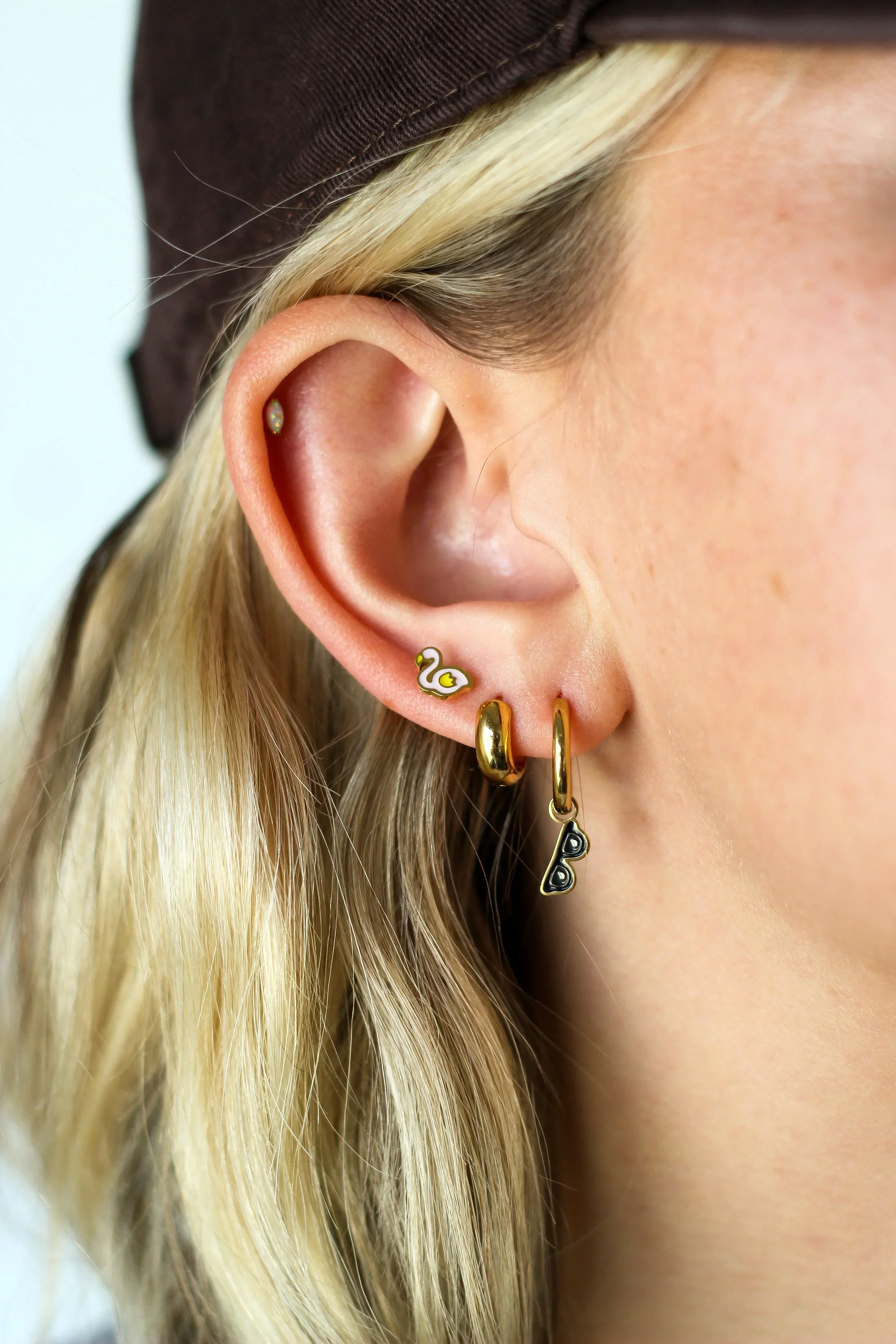 Flamingo Enamel Flat Back Stud - Image 2