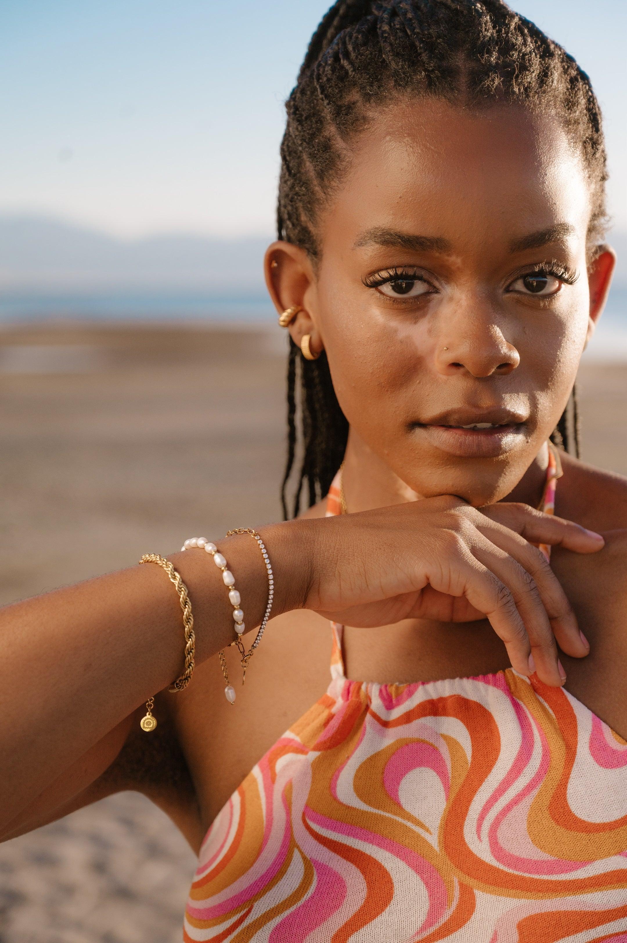 Sunkissed Pearl Bracelet - Image 8