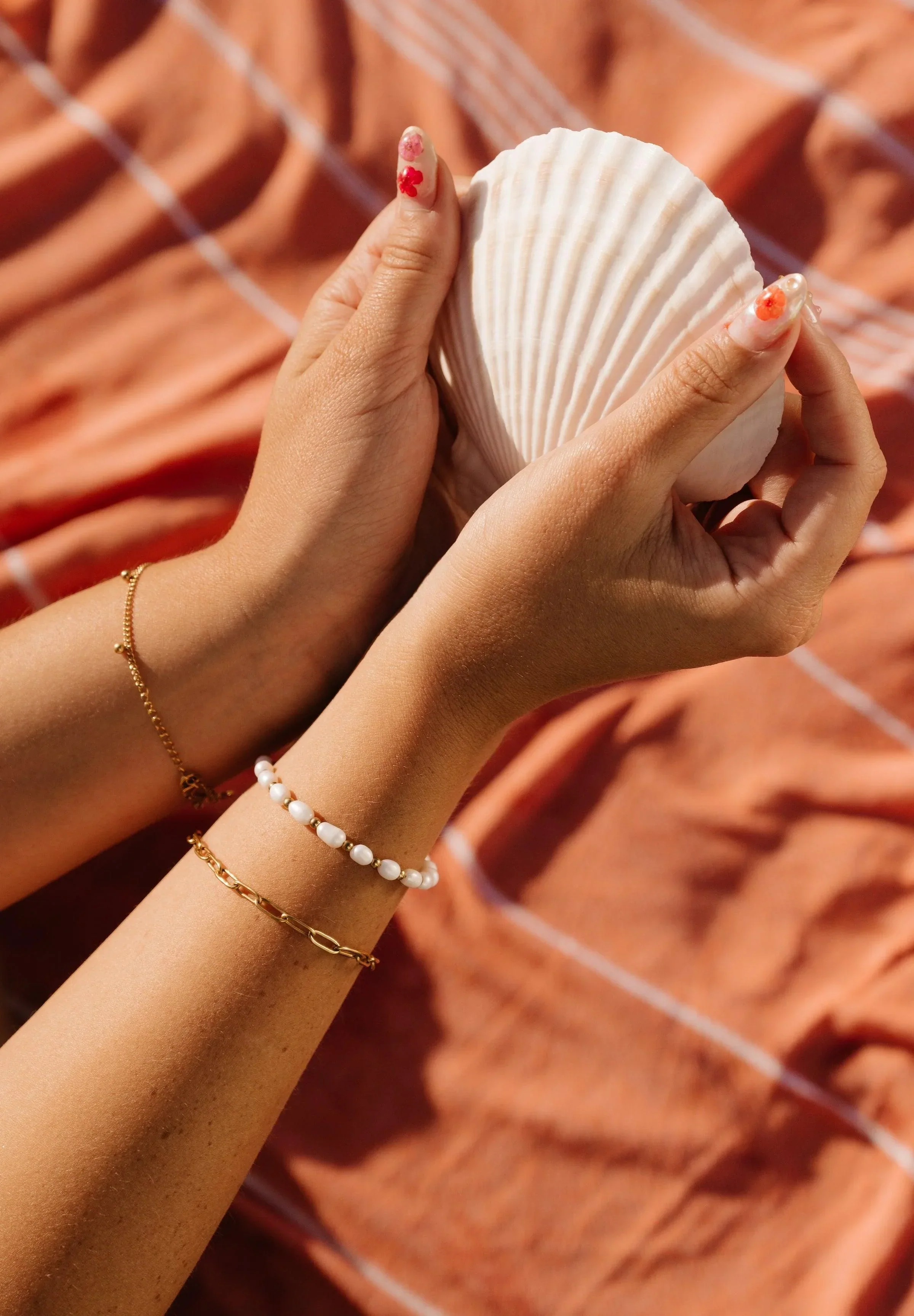 Sunkissed Pearl Bracelet - Image 9