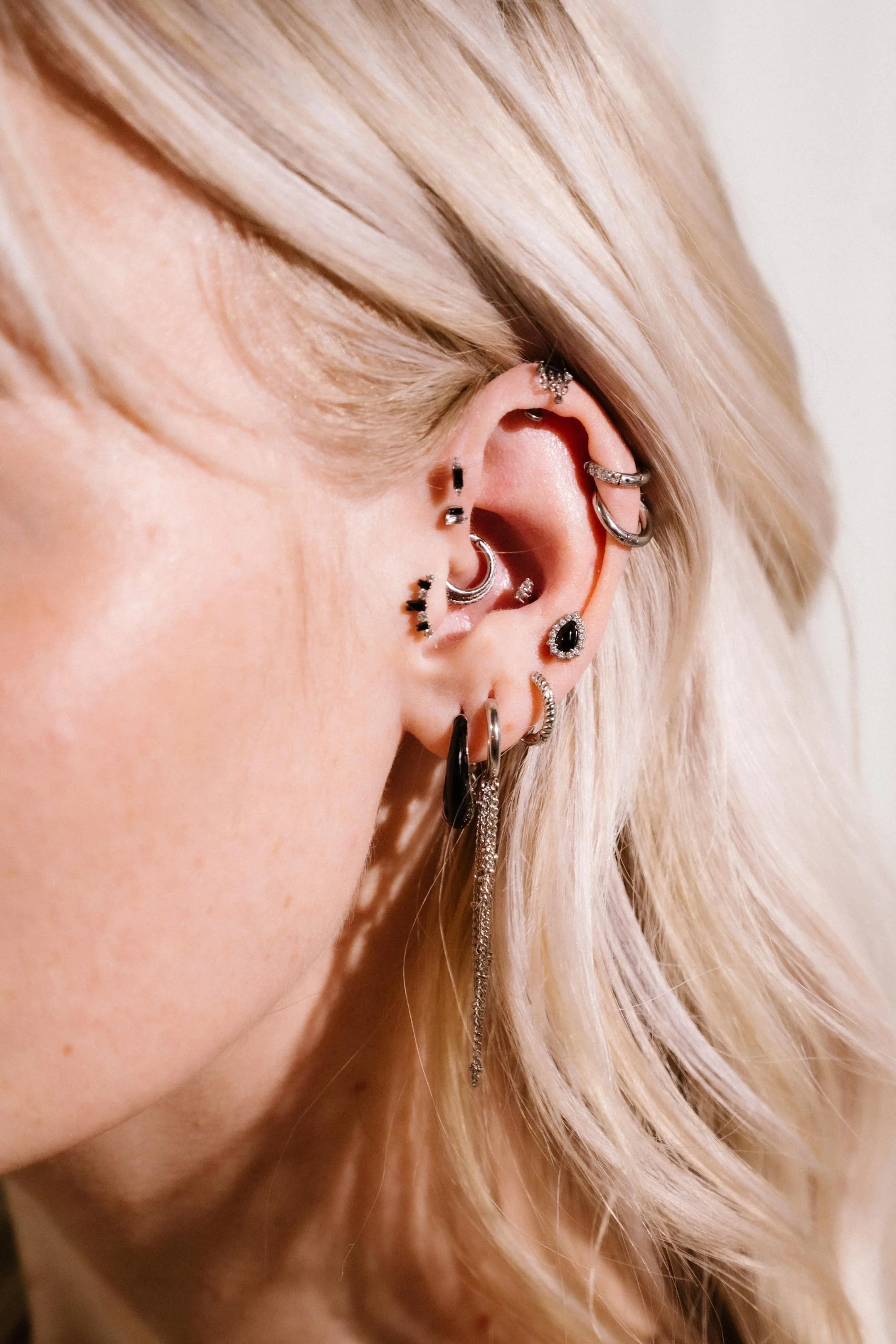 Tiara Flat Back Stud - Black Tie - Image 6
