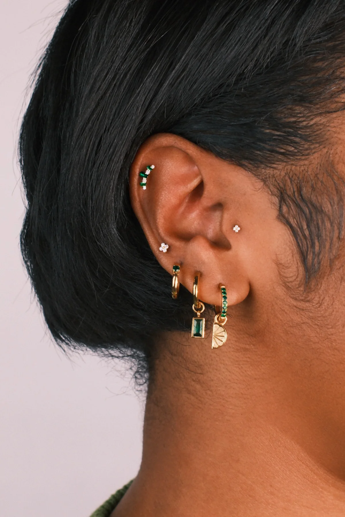 Tiara Flat Back Stud - Emerald - Image 2