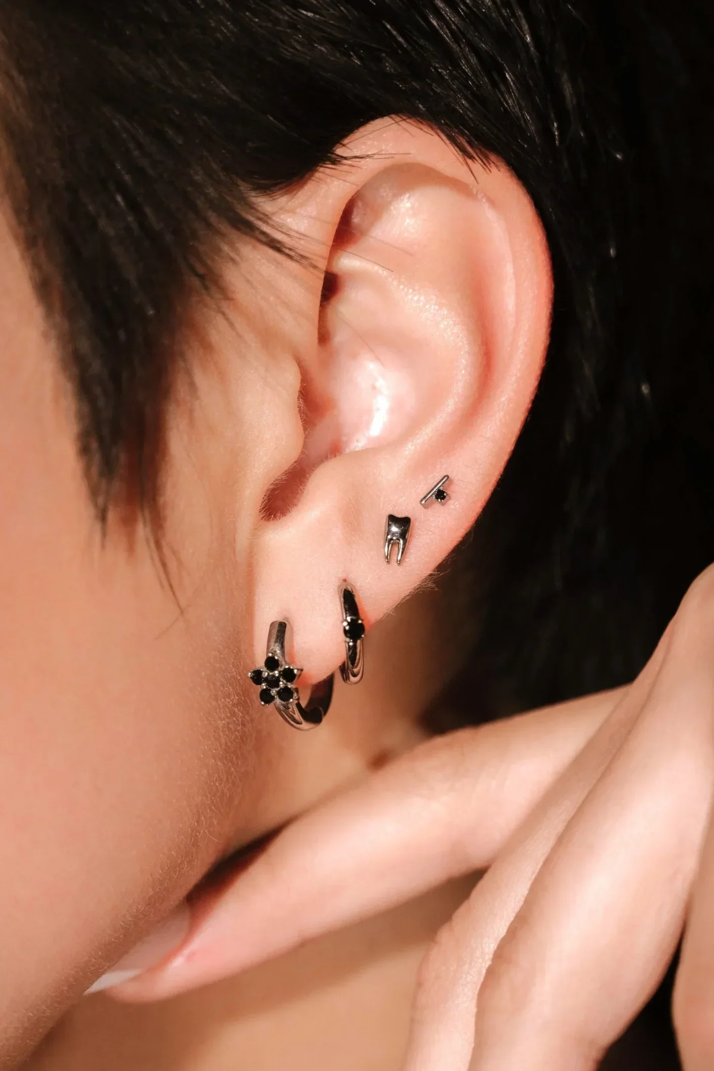 Tooth Flat Back Stud - Image 2