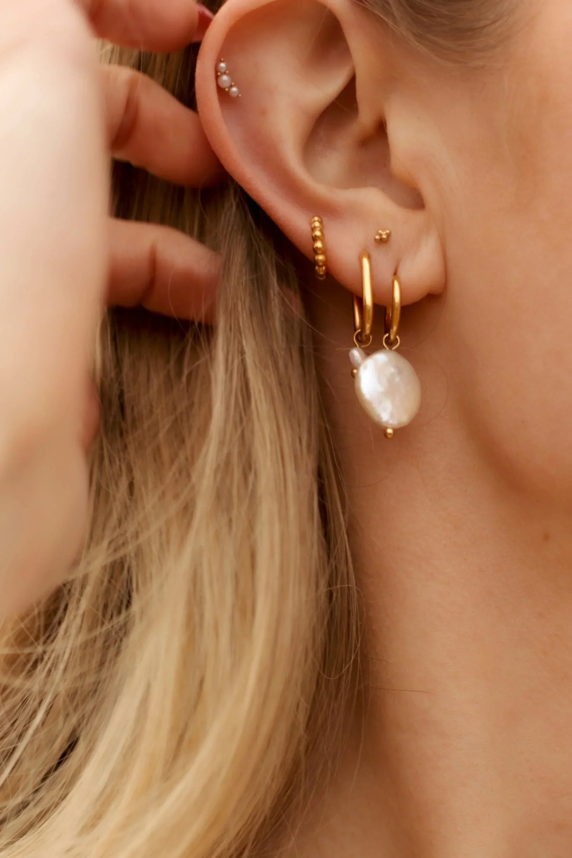 Triple Pearl Climber 2.0 Flat Back Stud - Image 3