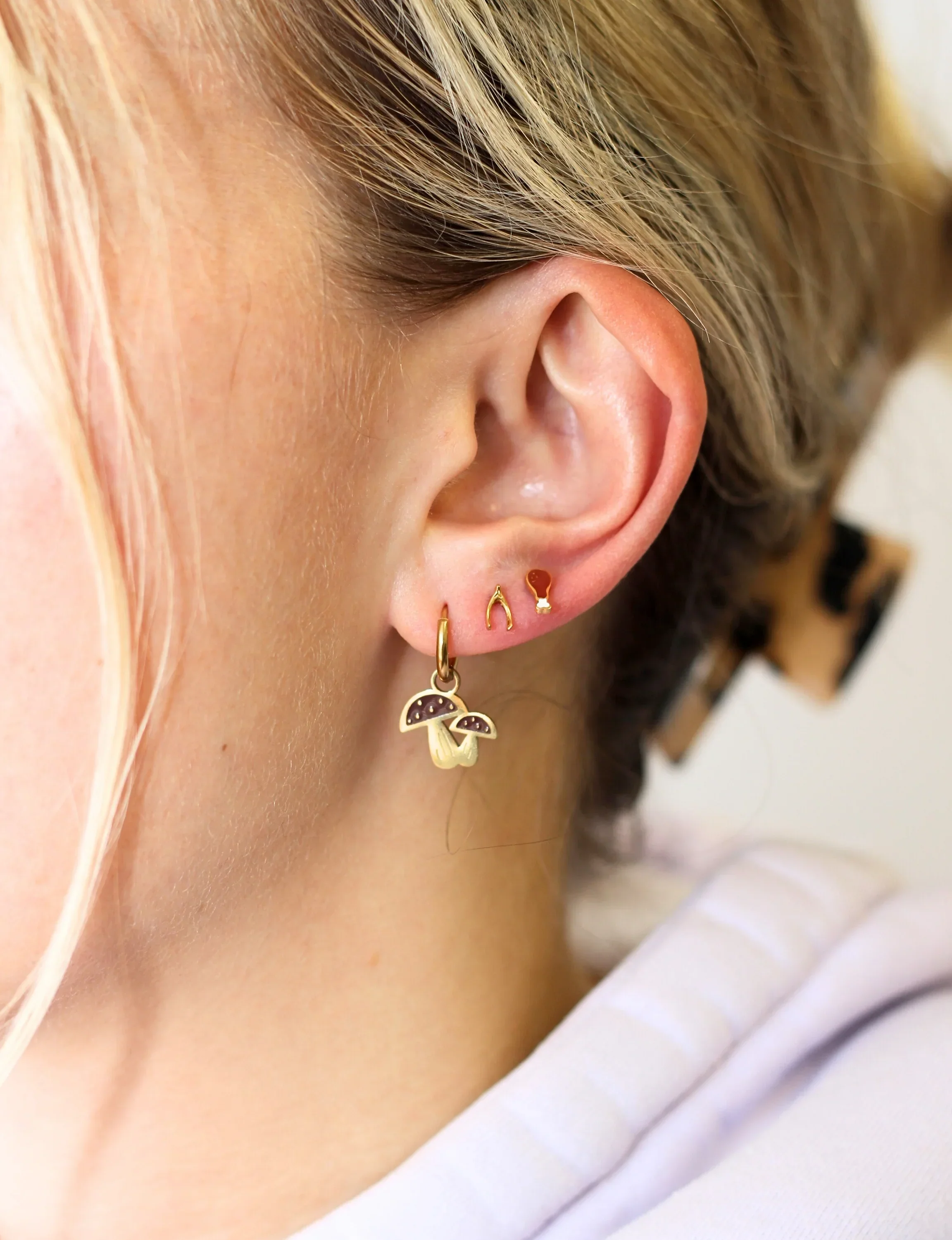 Turkey Leg Enamel Flat Back Stud - Image 5