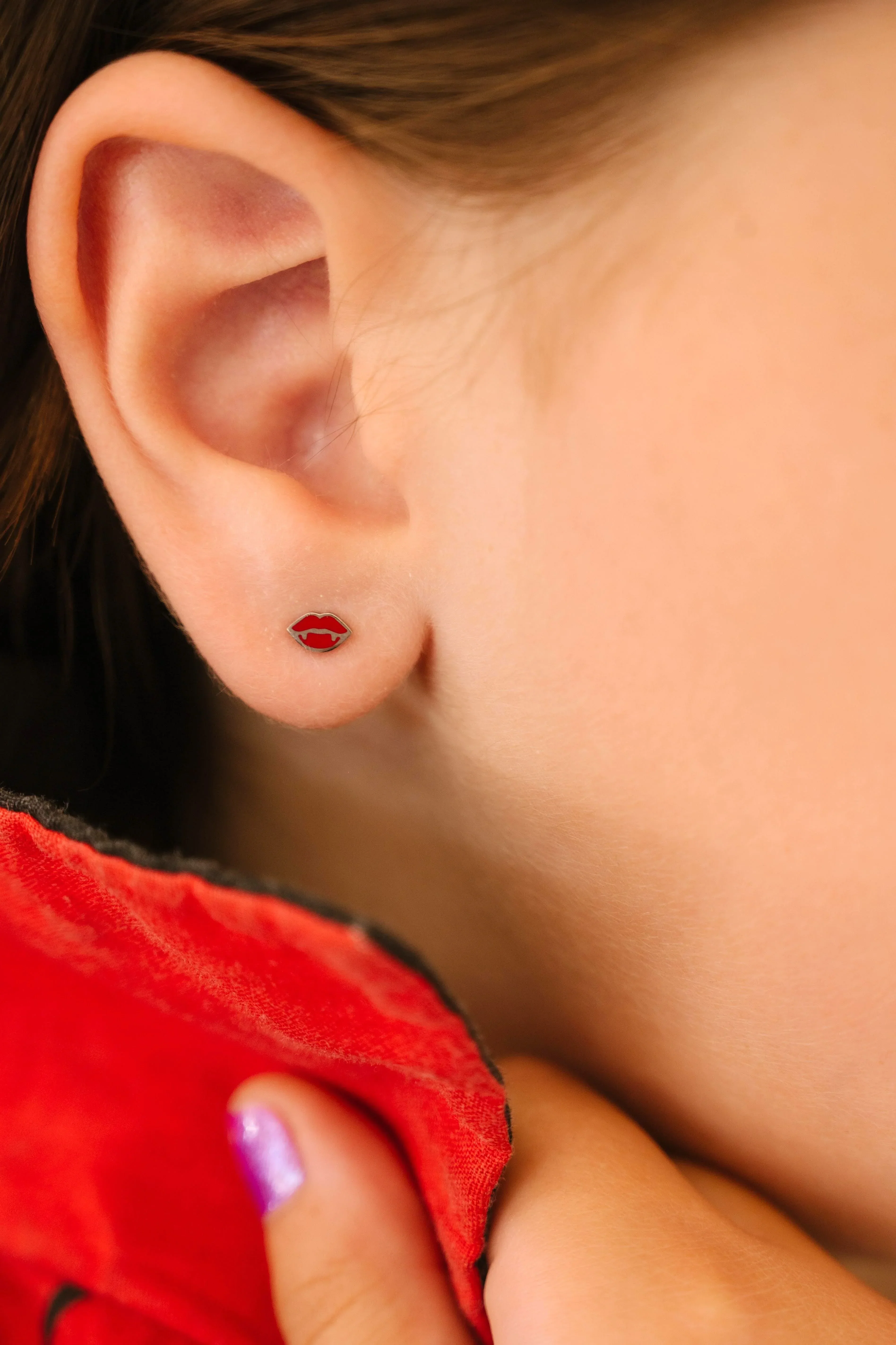 Vampire Lips Enamel Flat Back Stud - Image 4