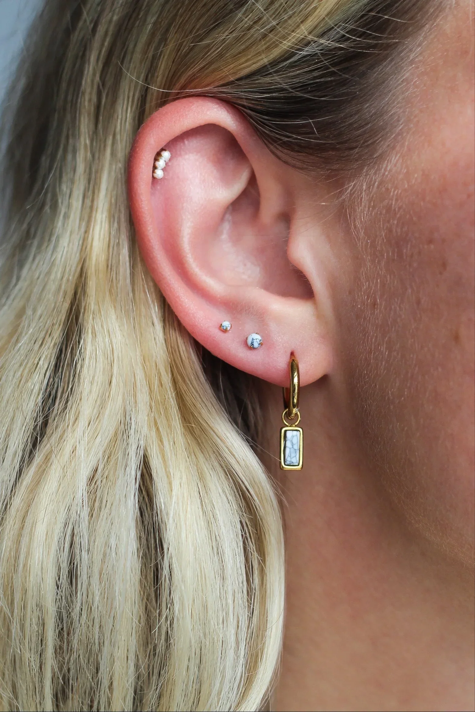 Howlite Flat Back Stud - Image 3